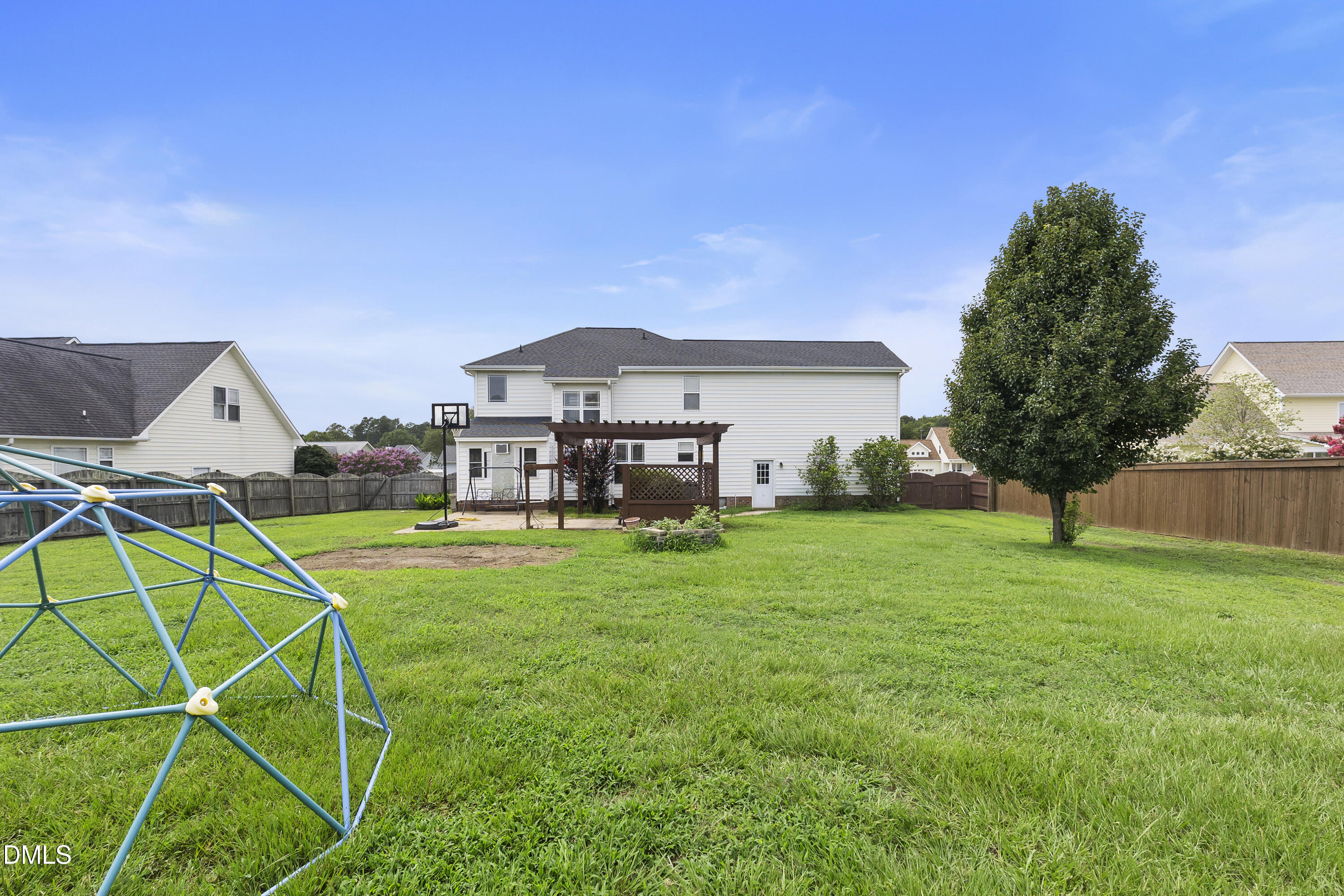 main property photo 34