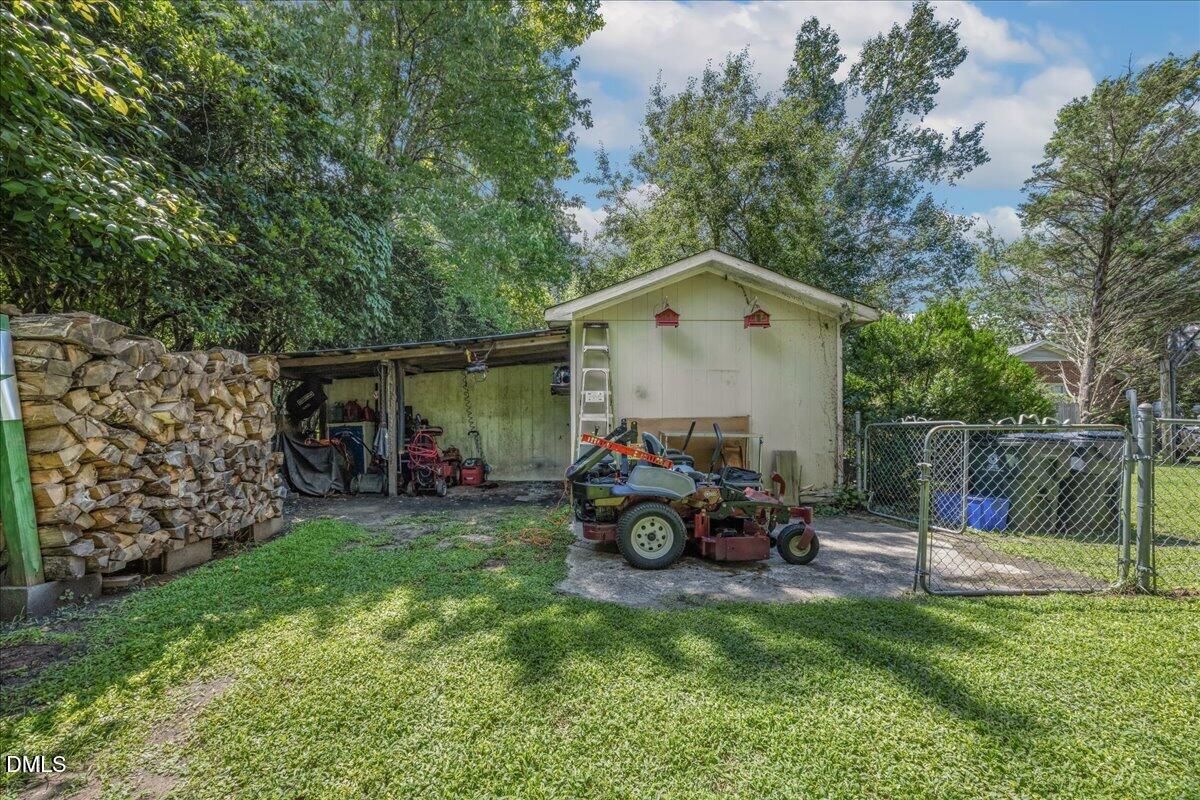 main property photo 41