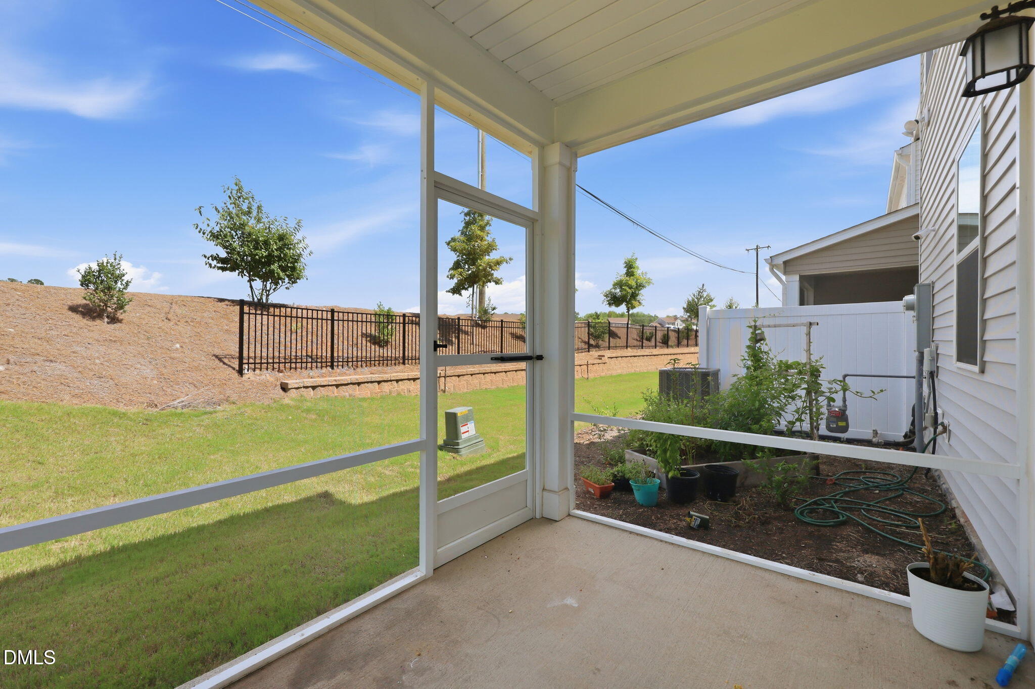 main property photo 34