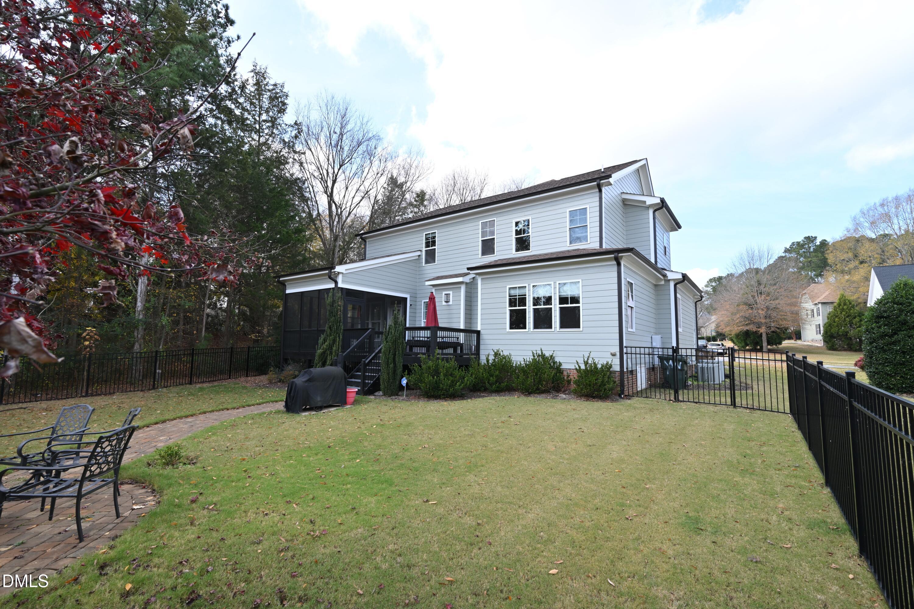 main property photo 35
