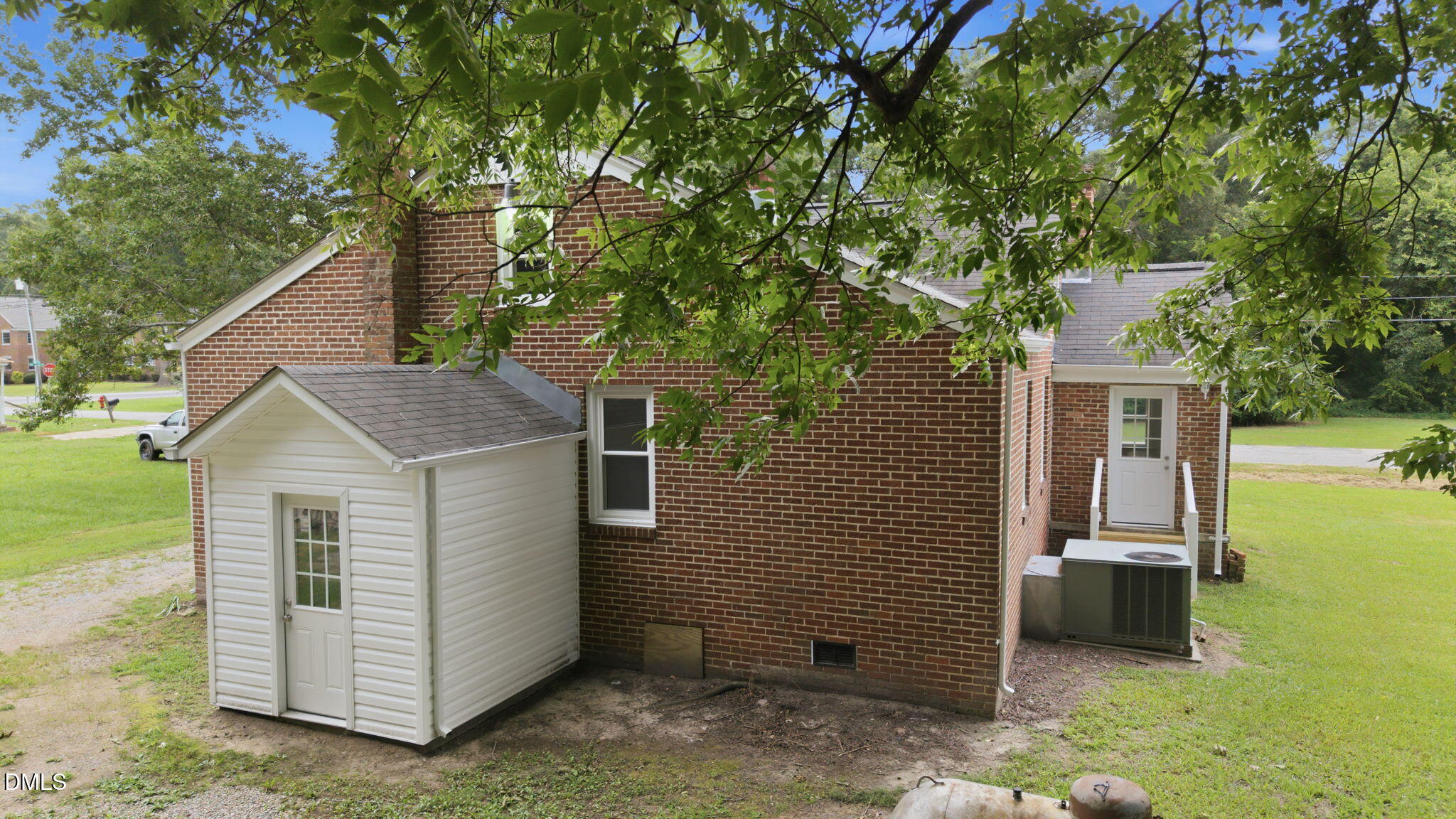 main property photo 5