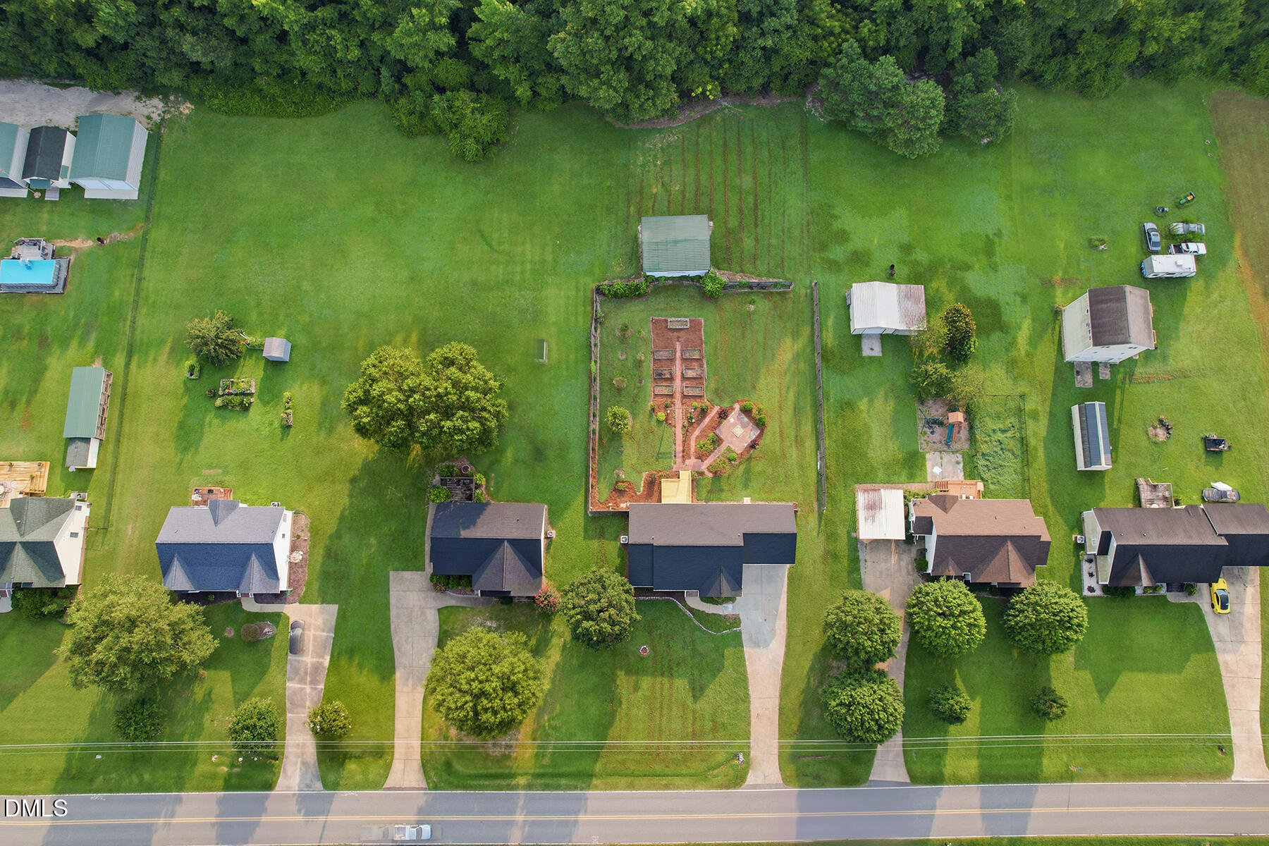 main property photo 35
