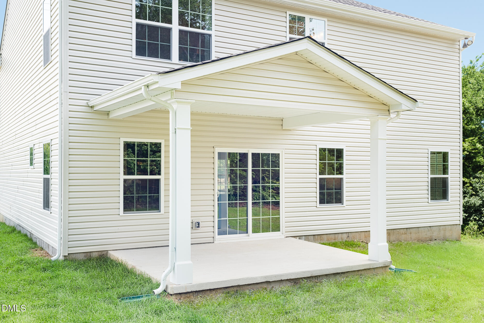 main property photo 32