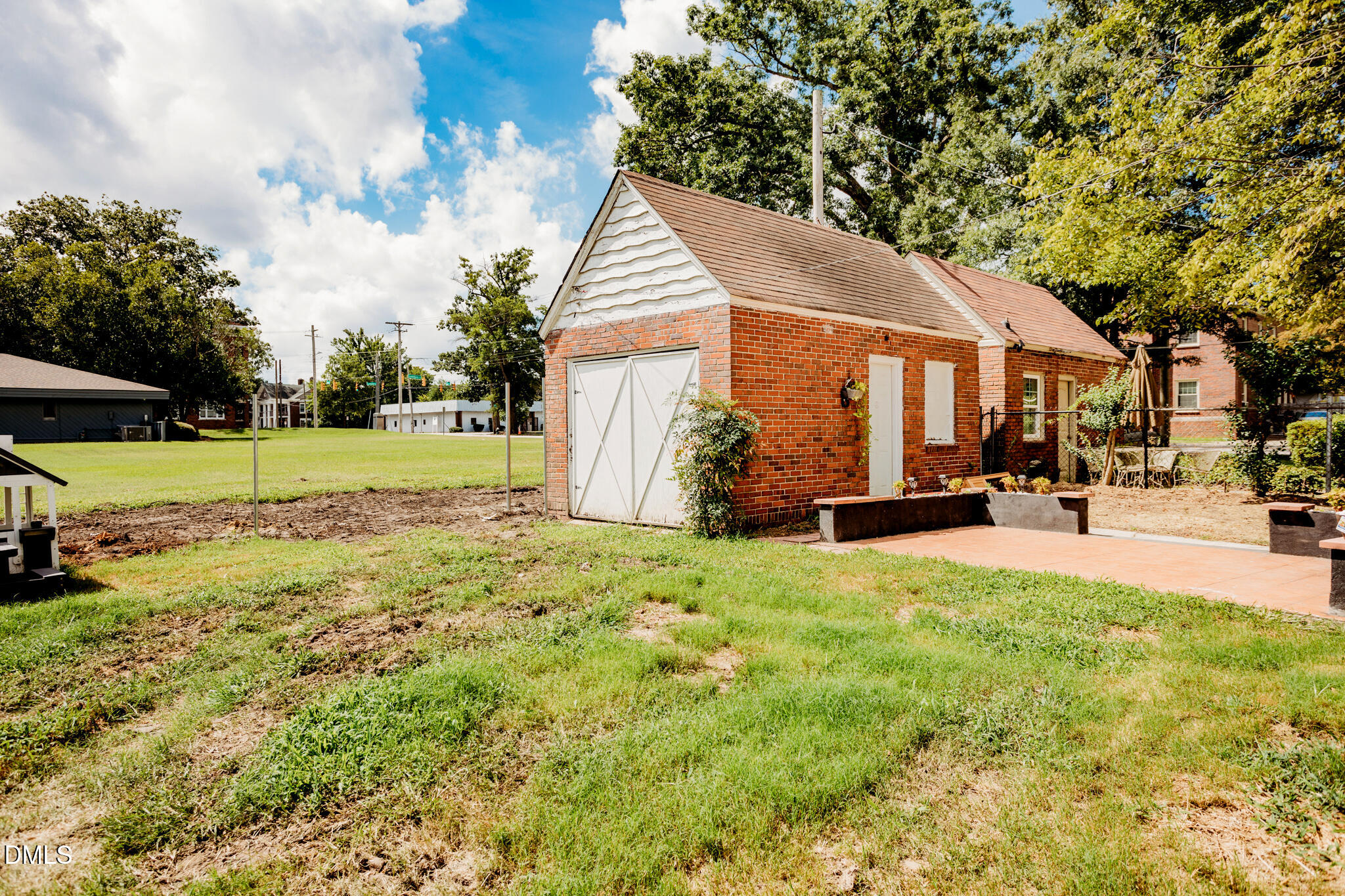 main property photo 18