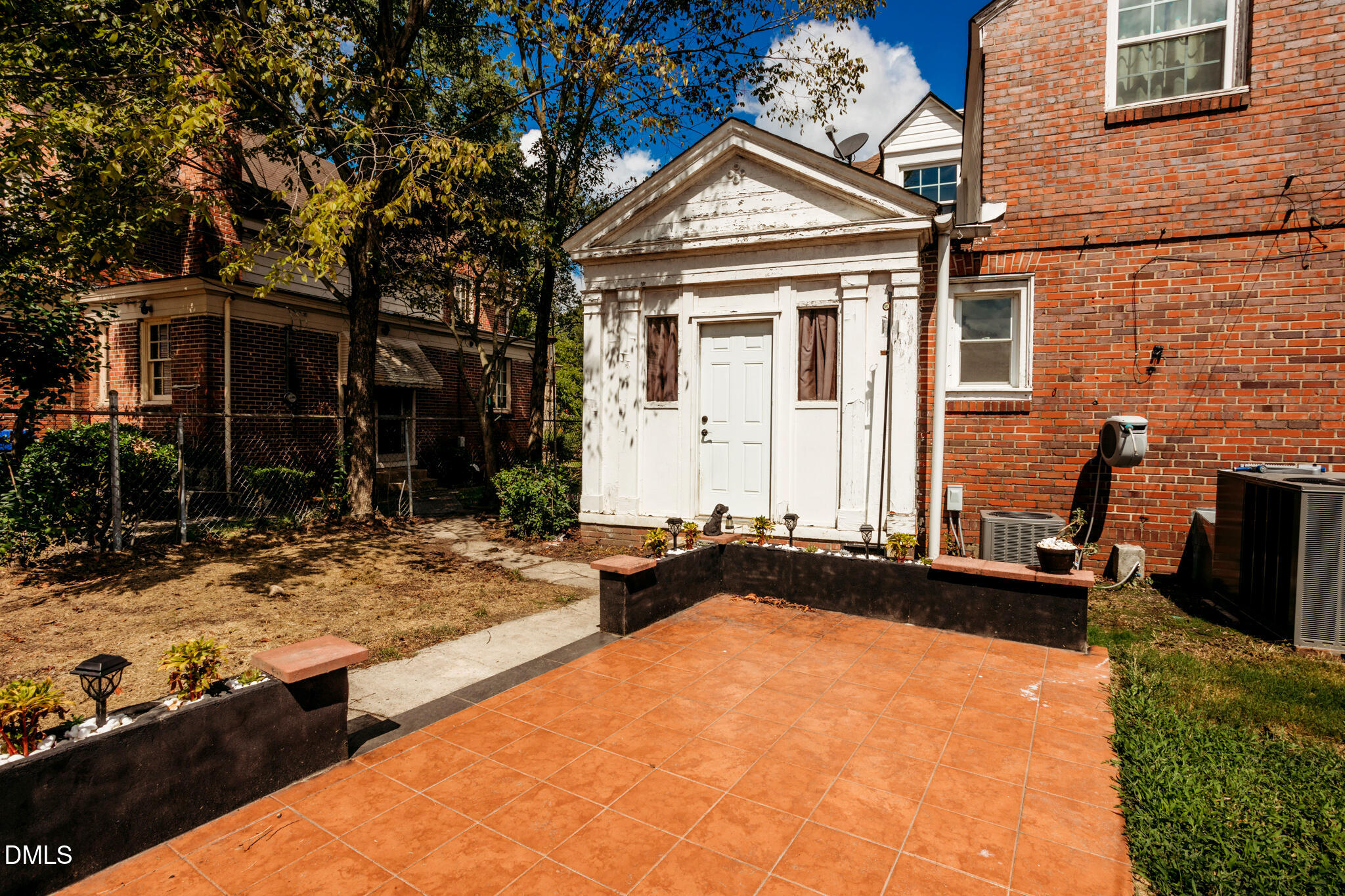 main property photo 19