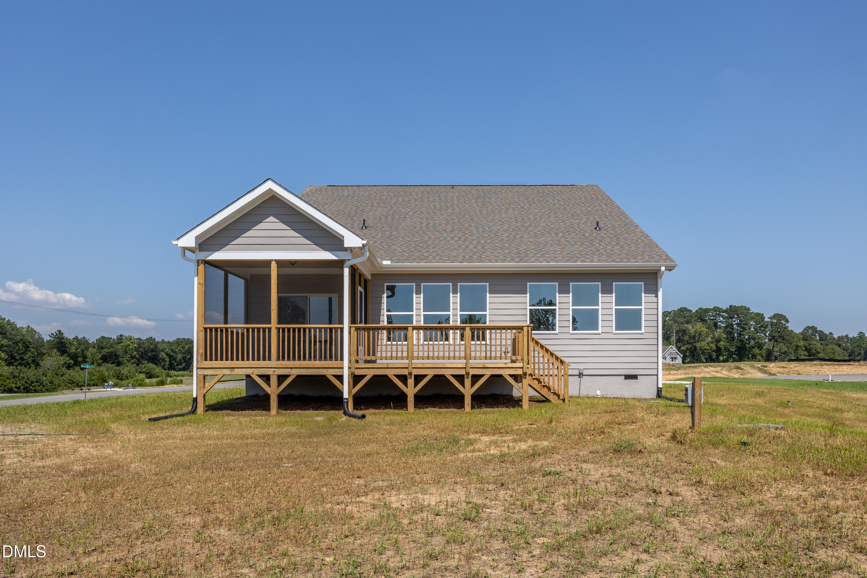 main property photo 19