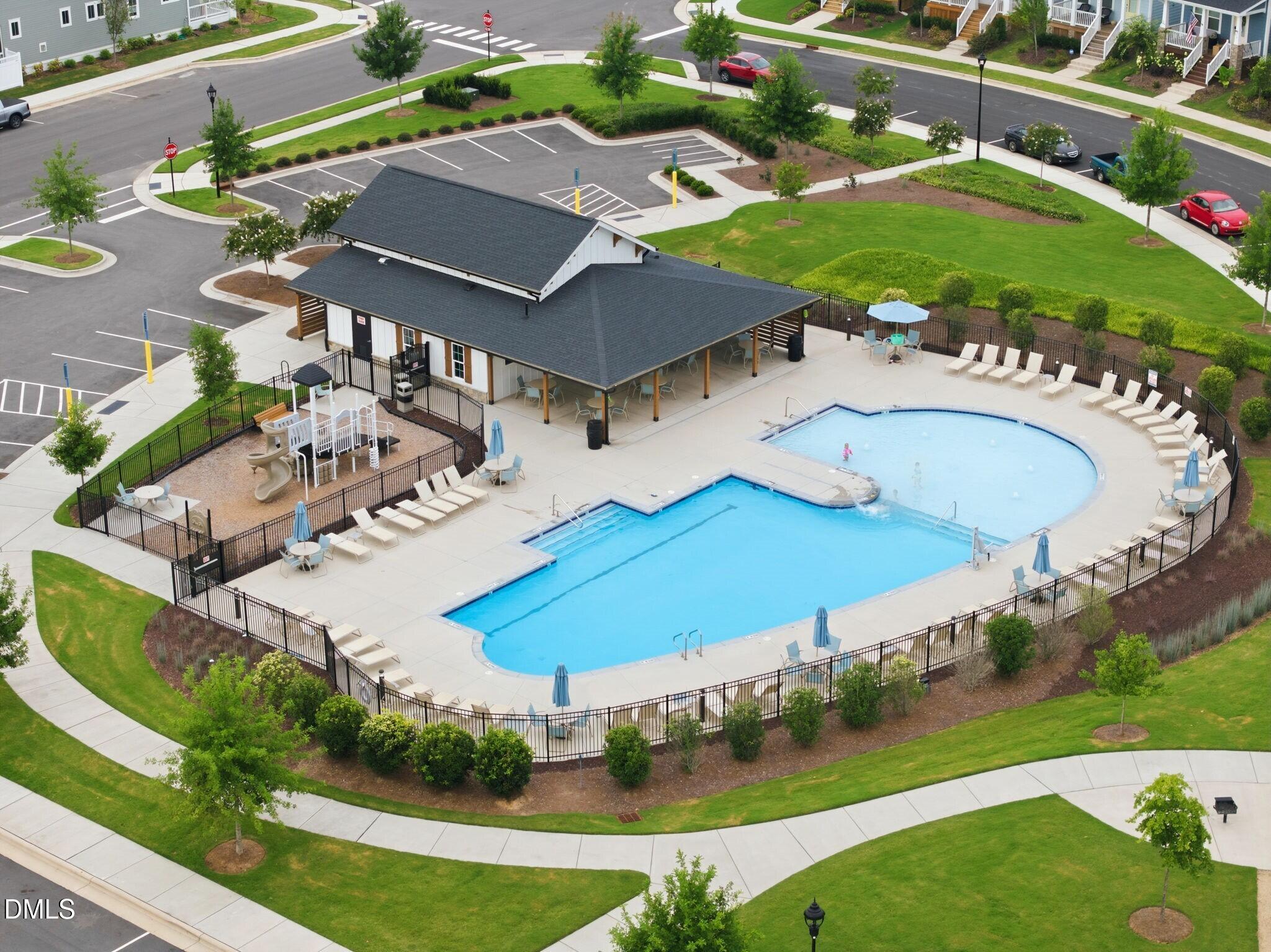 main property photo 50