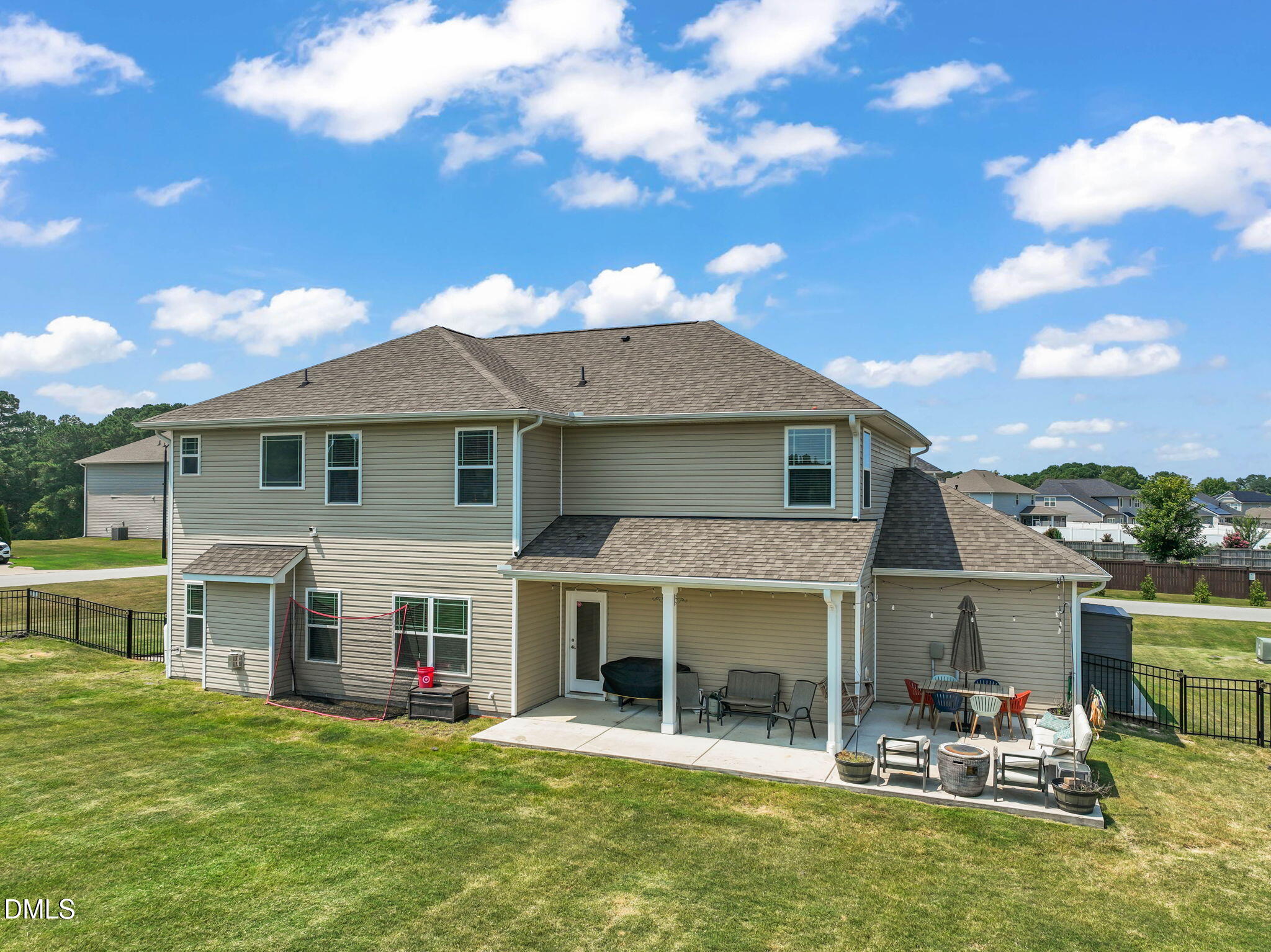main property photo 40