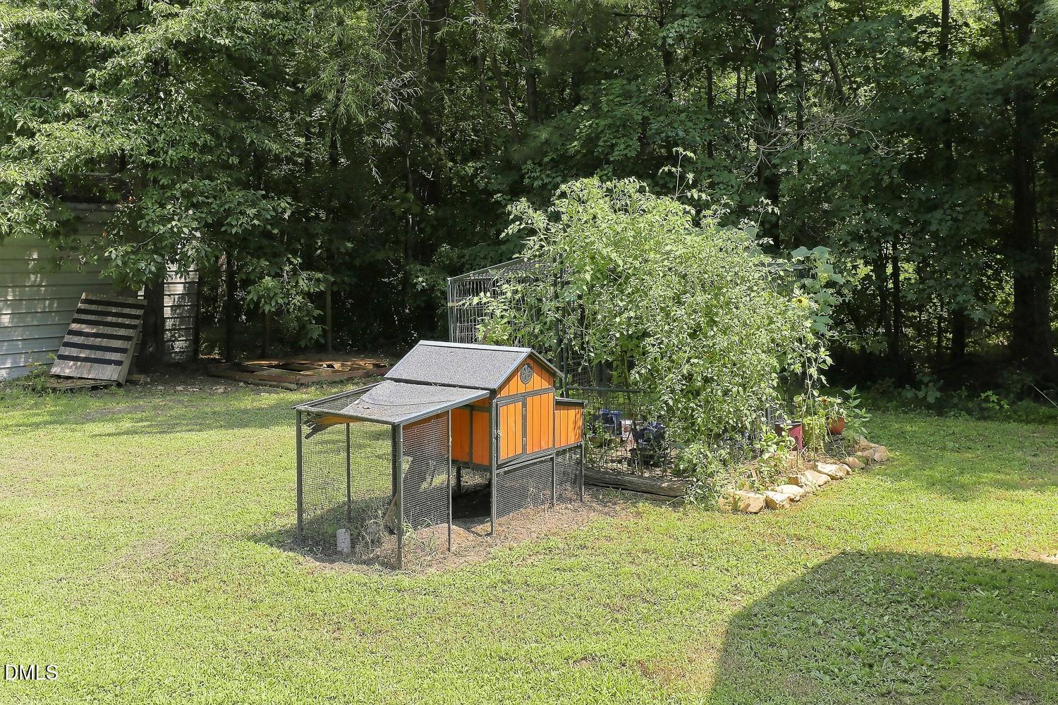 main property photo 37