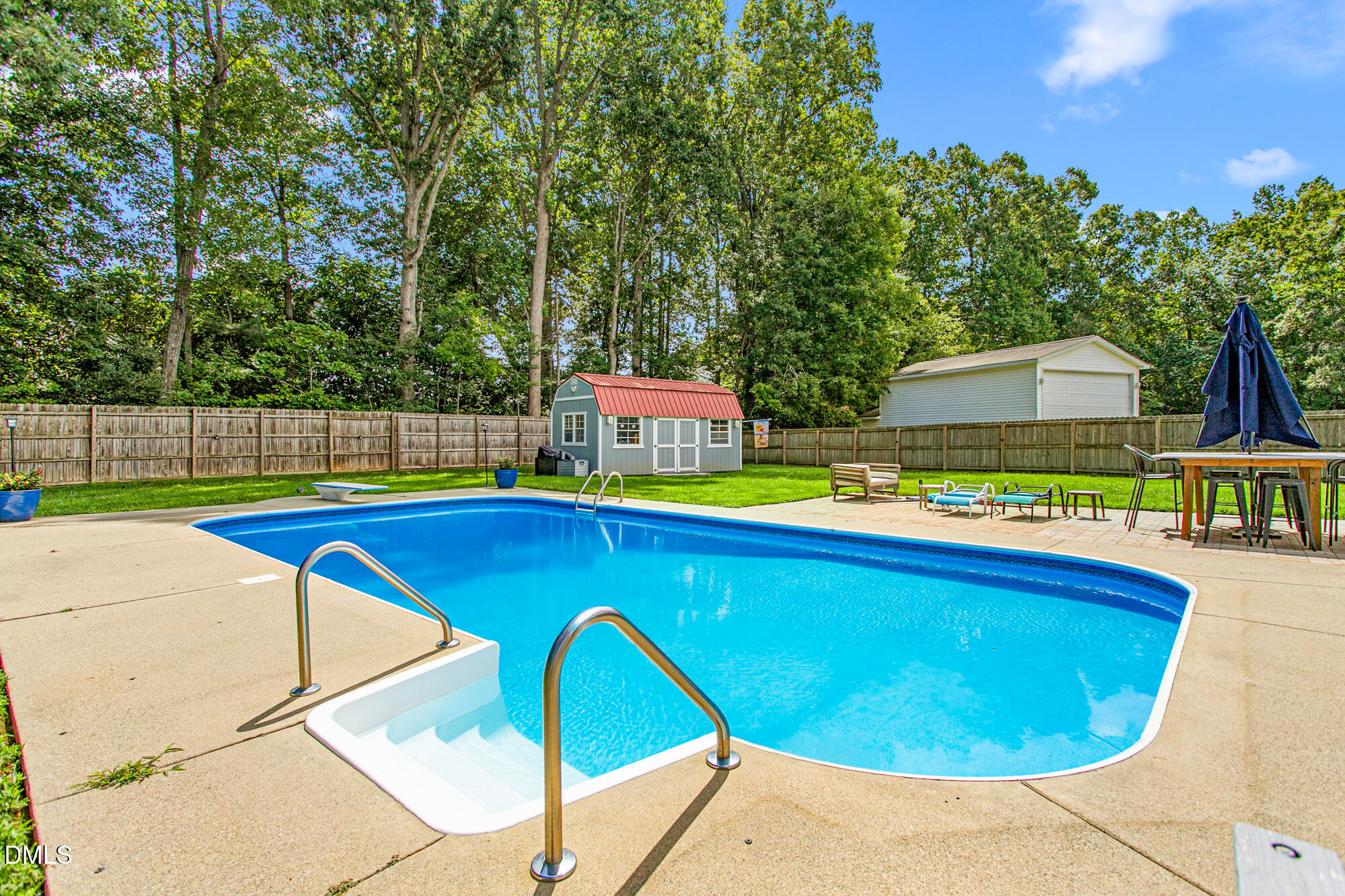 main property photo 31