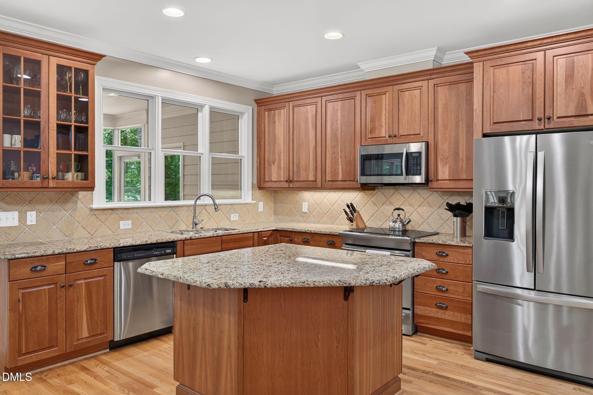 main property photo 22