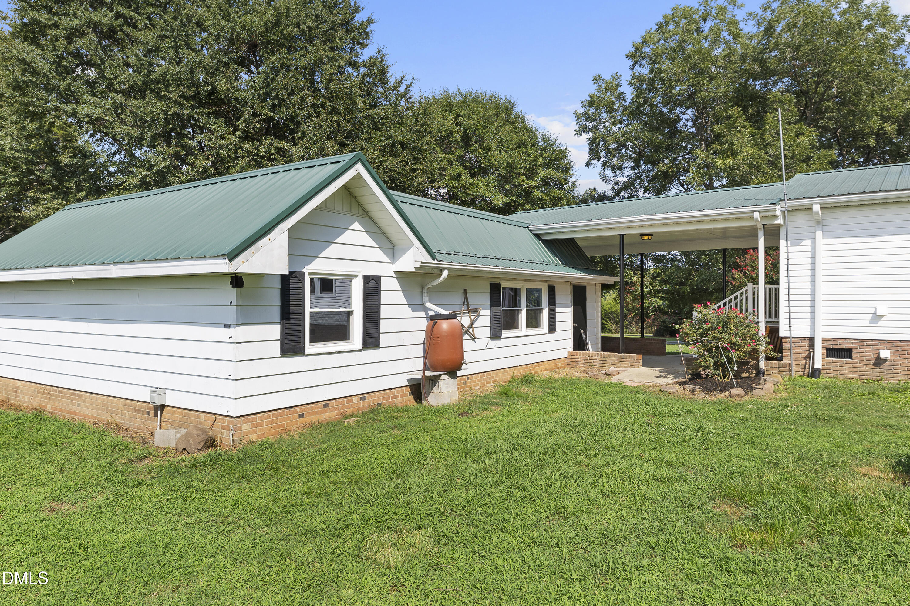 main property photo 41