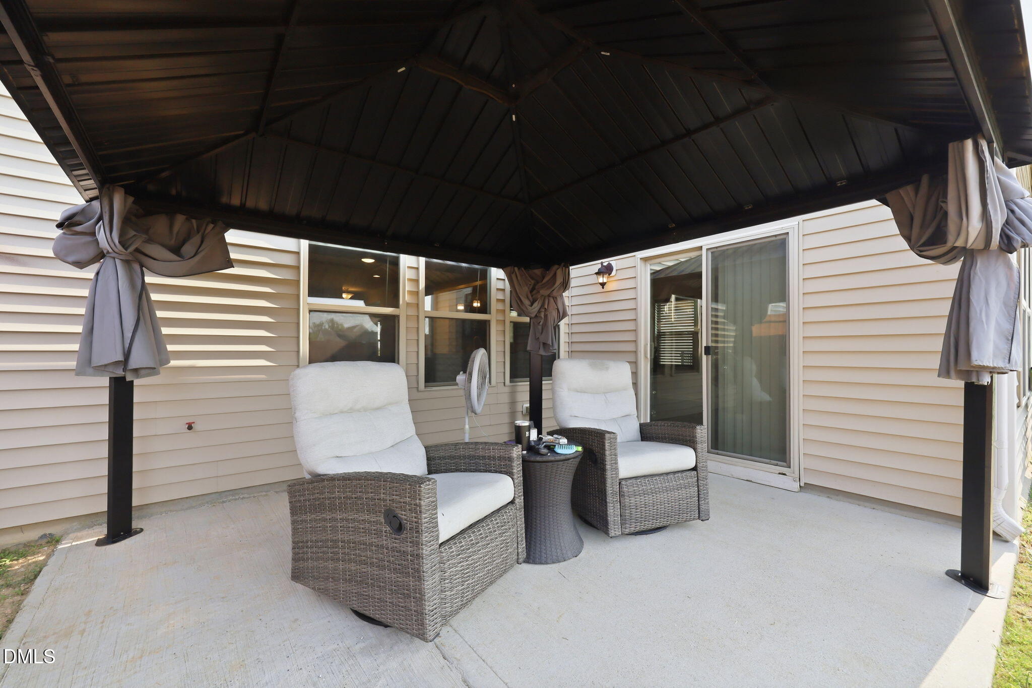 main property photo 32