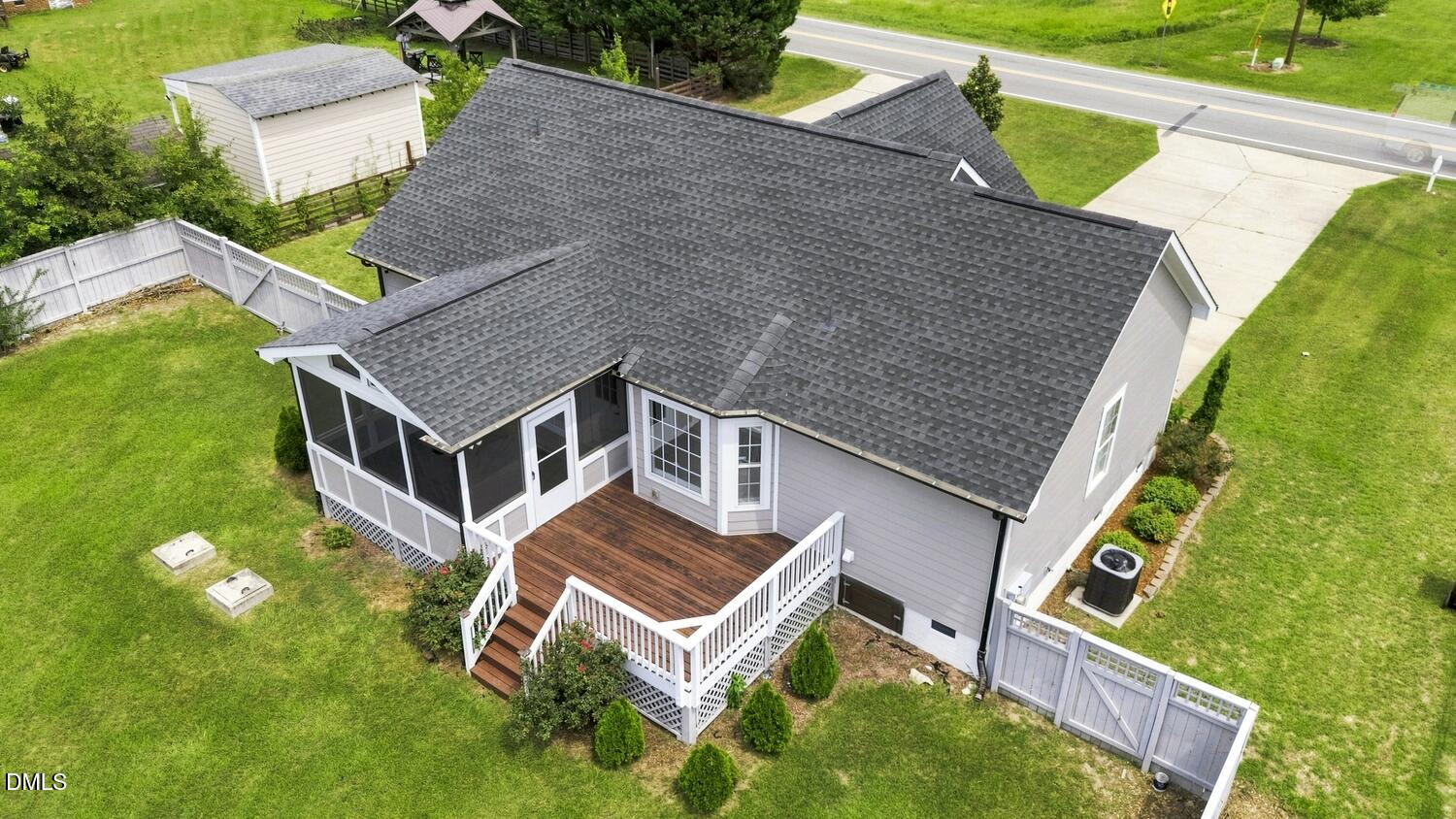 main property photo 12