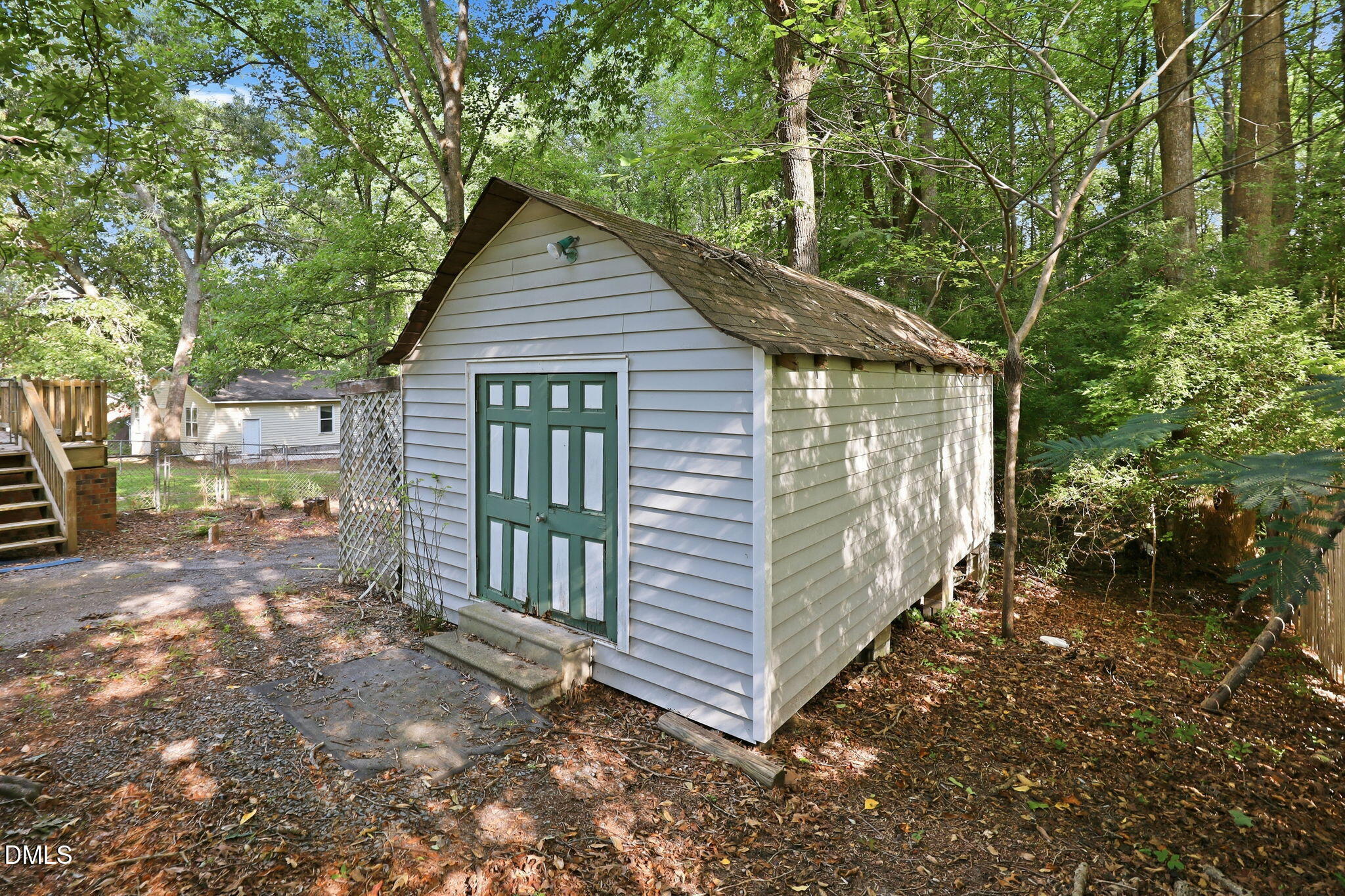 main property photo 35