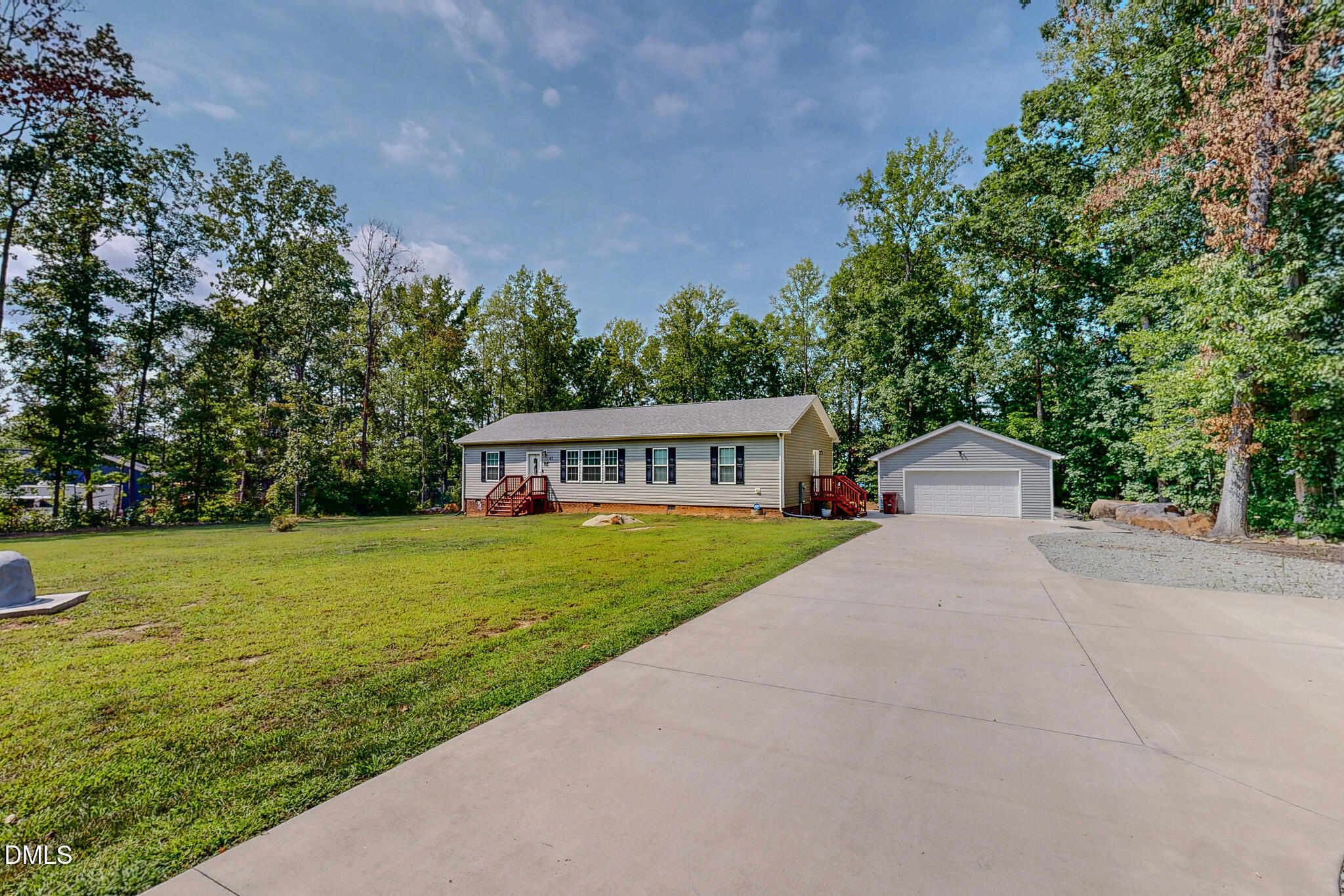 main property photo 5