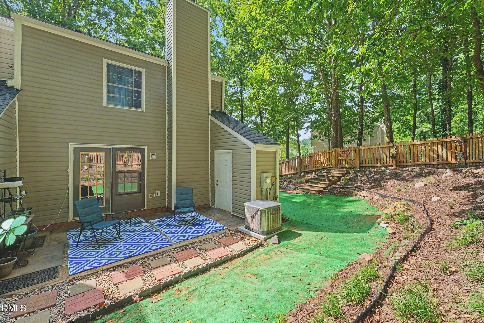 main property photo 24