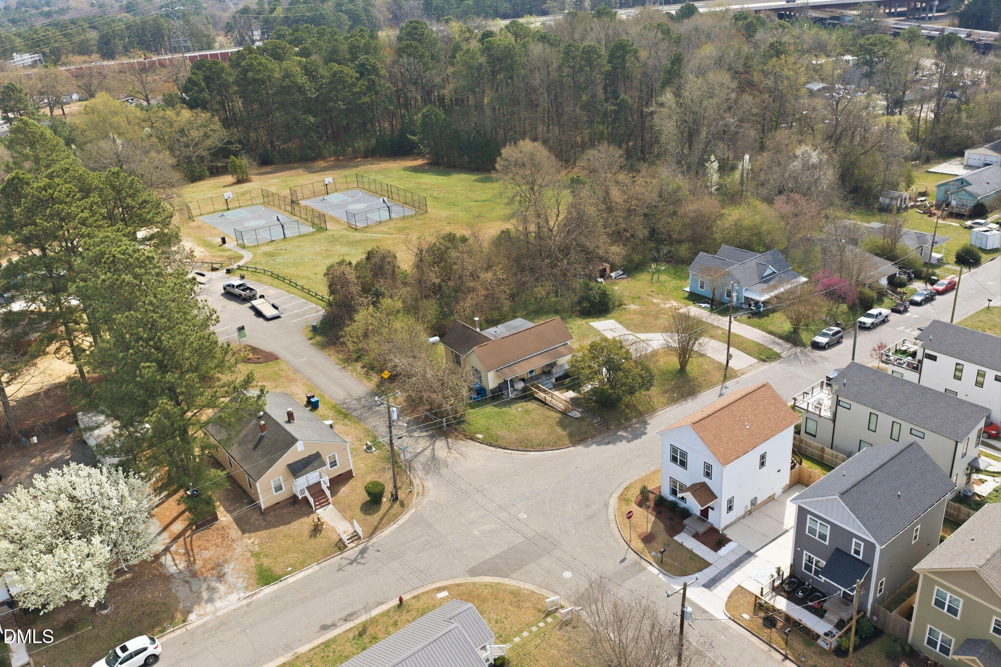 main property photo 44