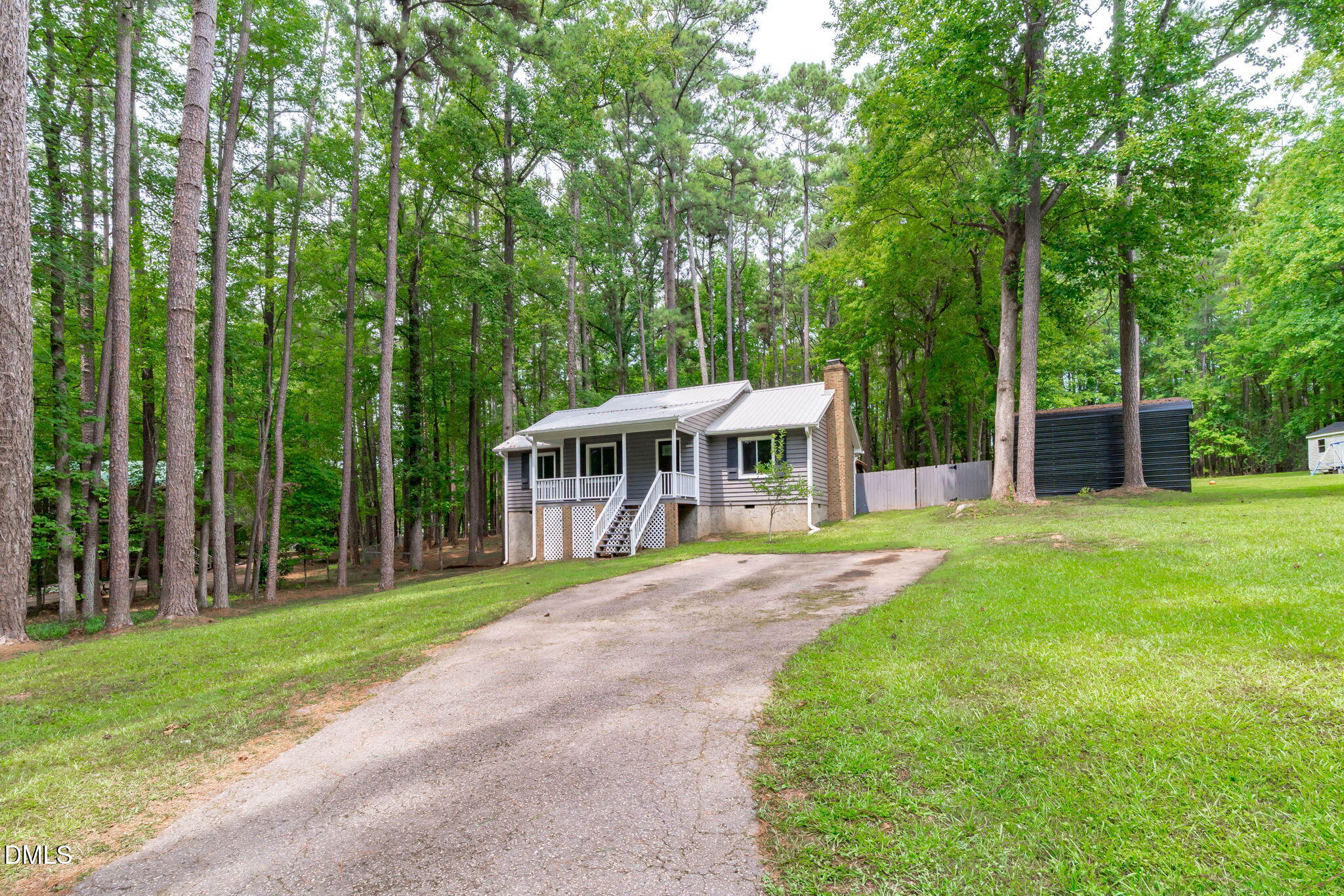main property photo 27