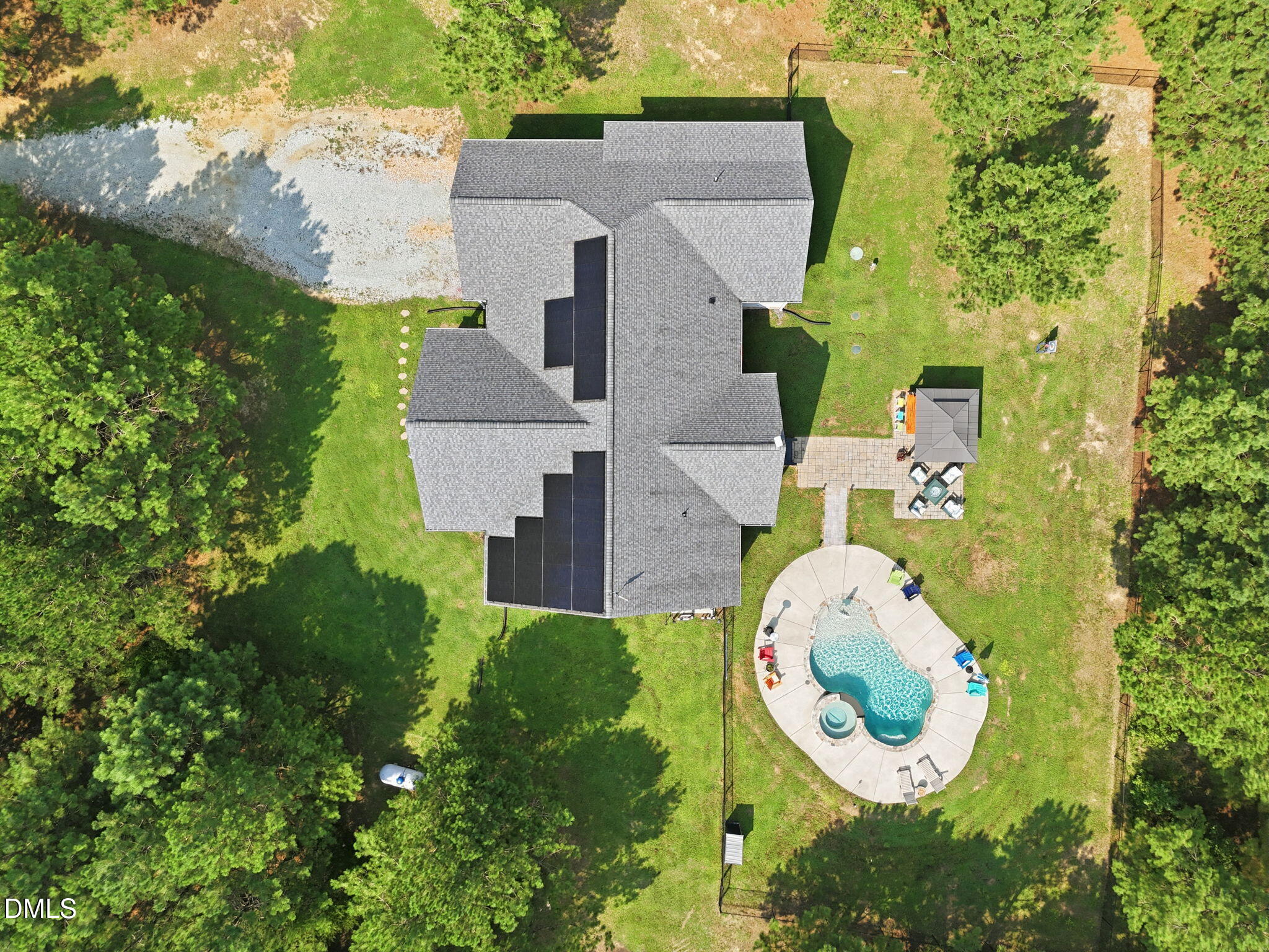 main property photo 14
