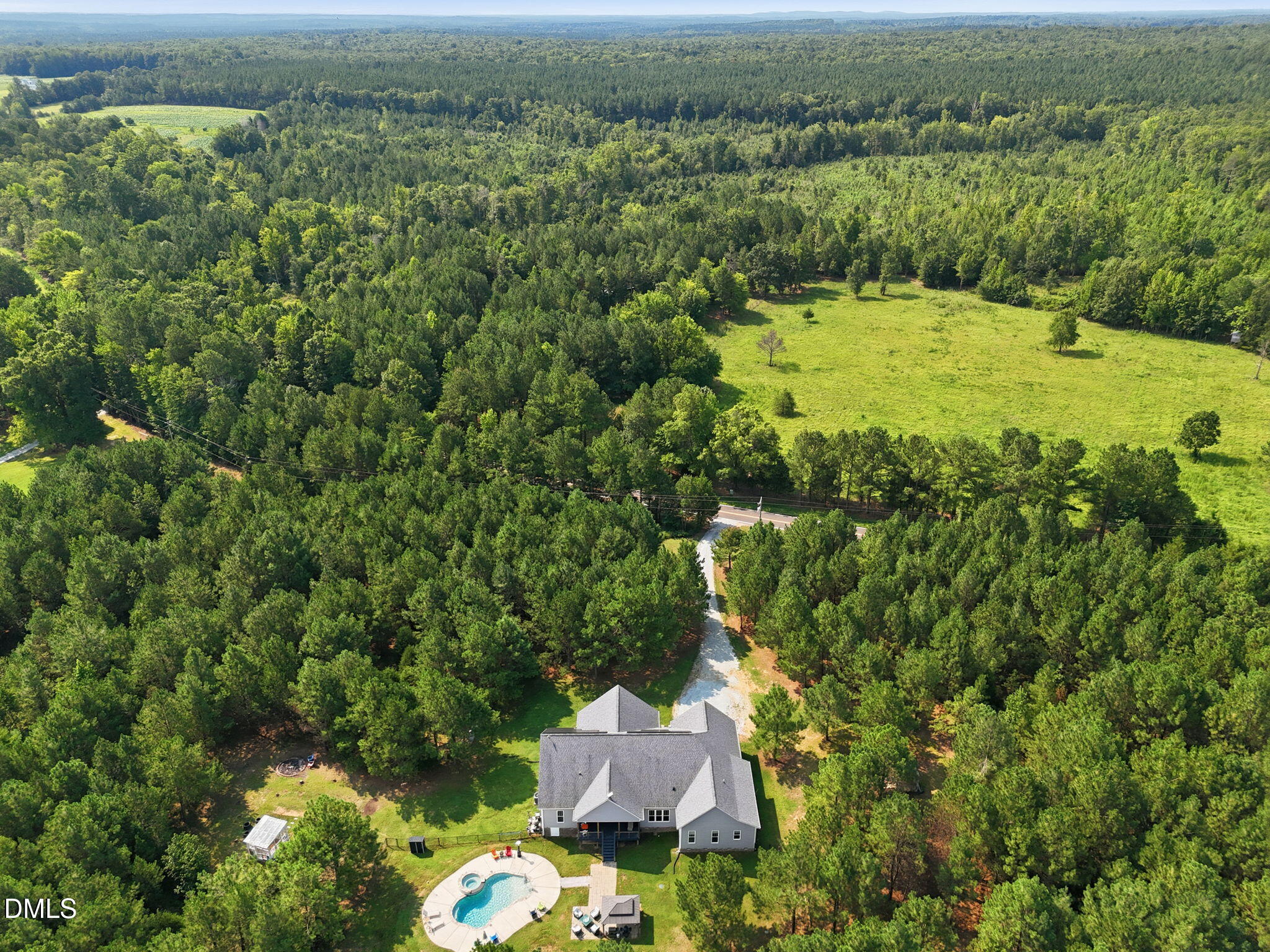 main property photo 16