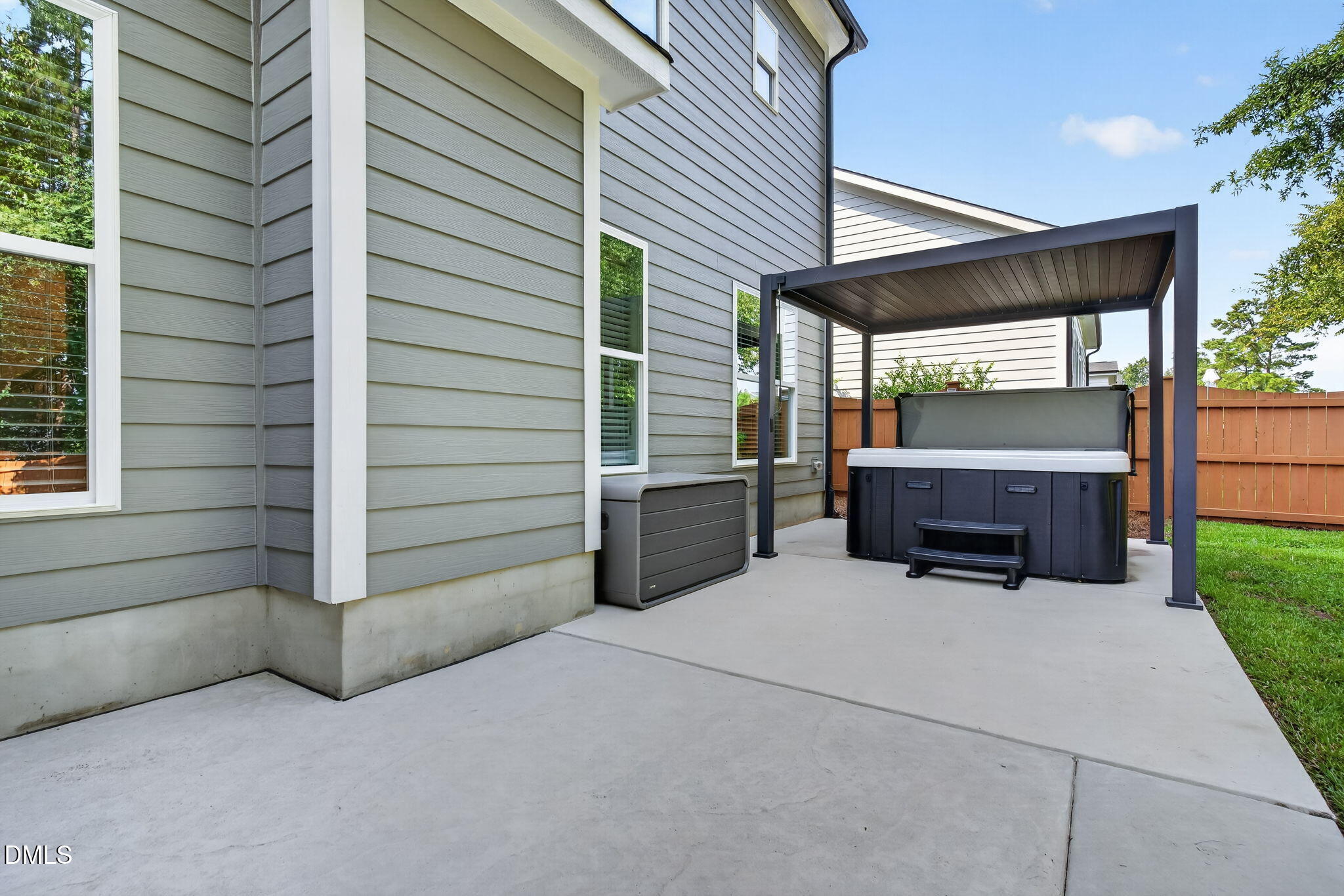 main property photo 34