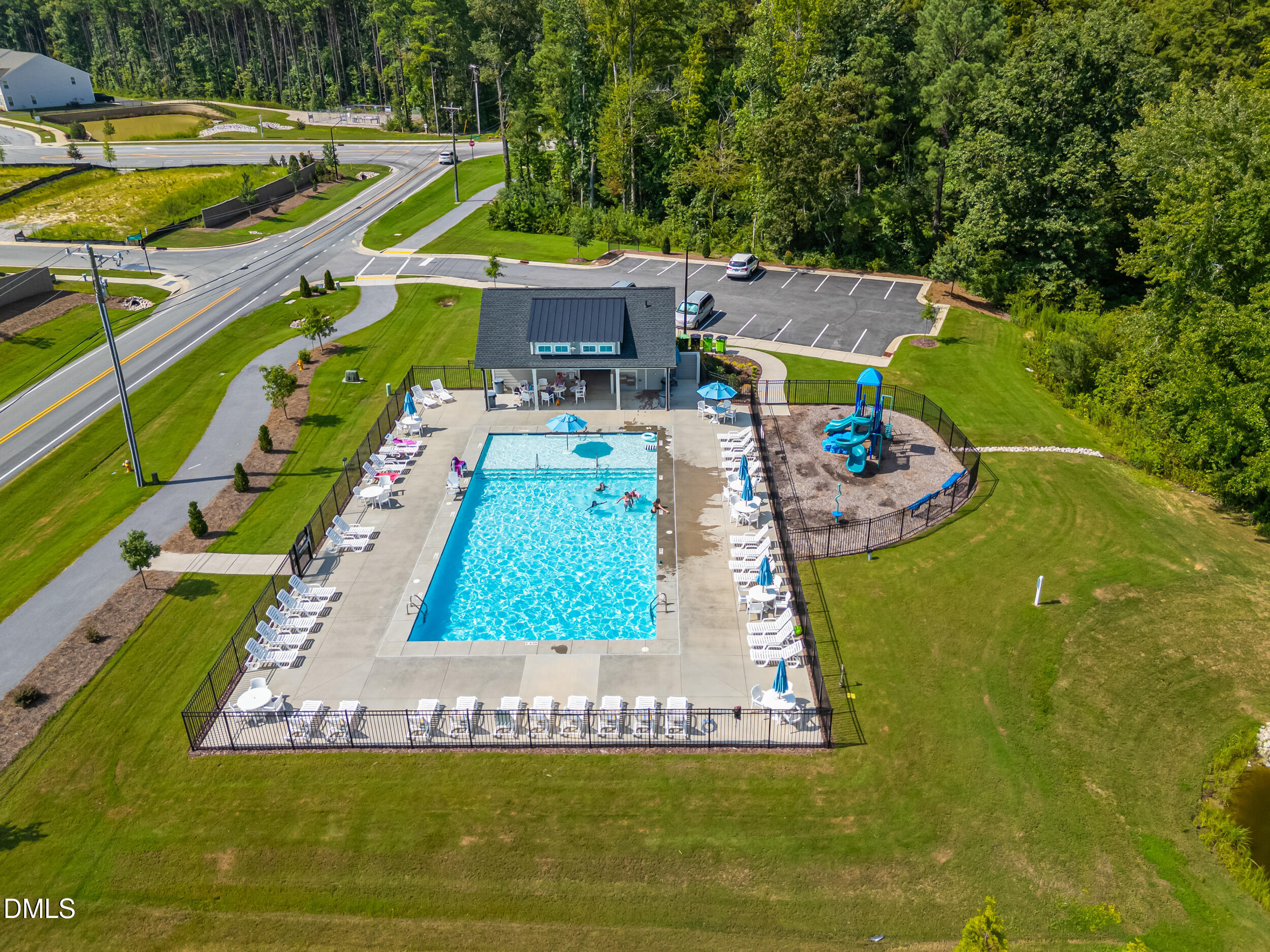 main property photo 41