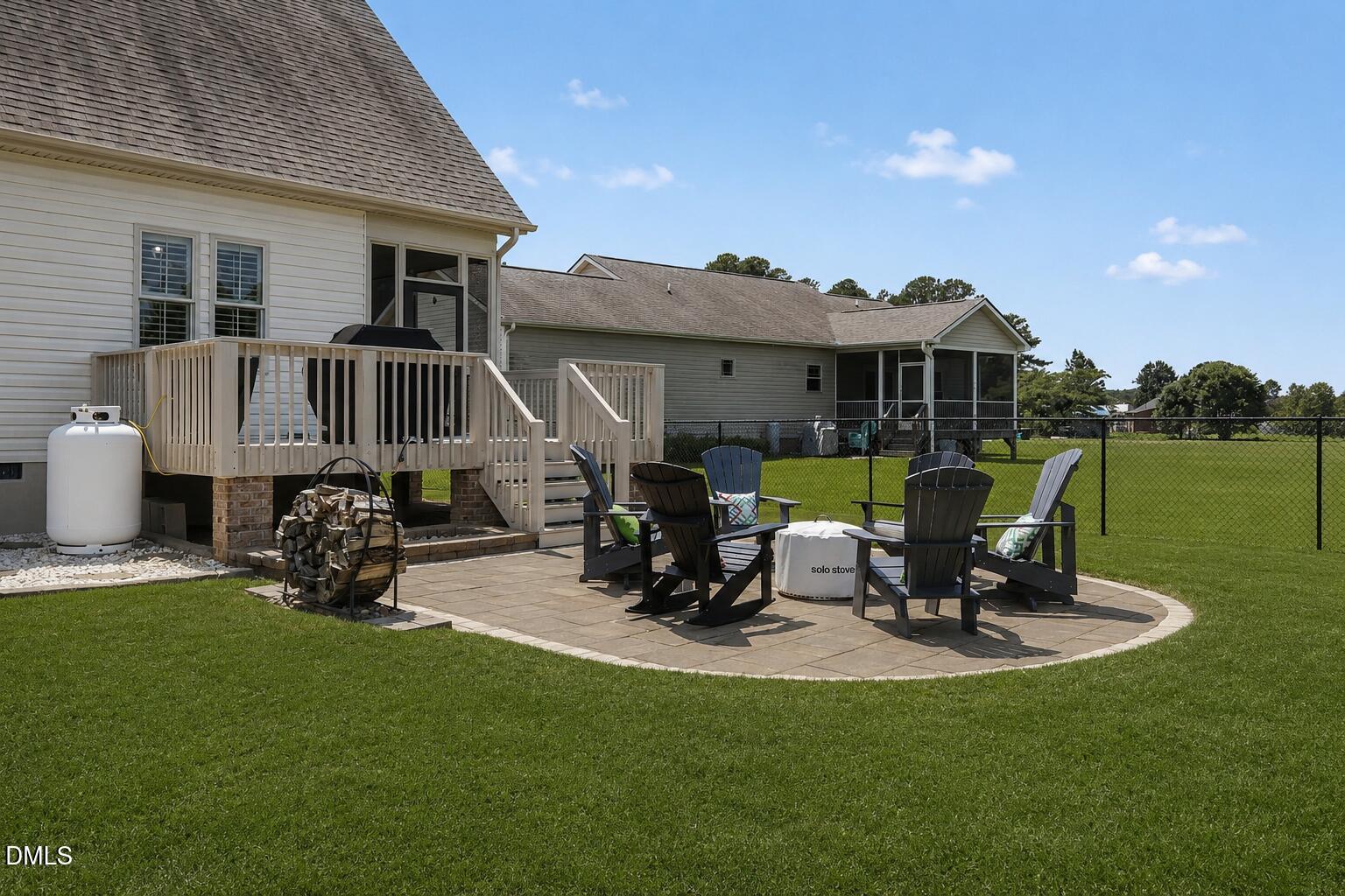 main property photo 28