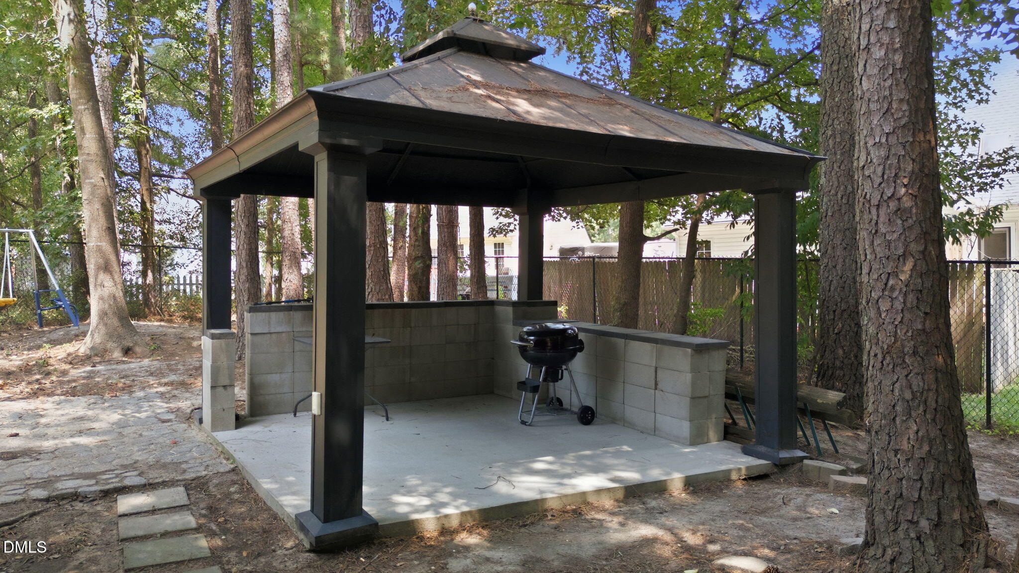 main property photo 35
