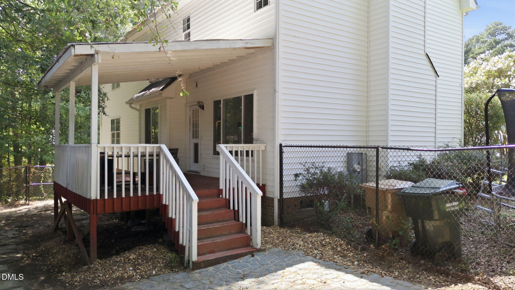 main property photo 38