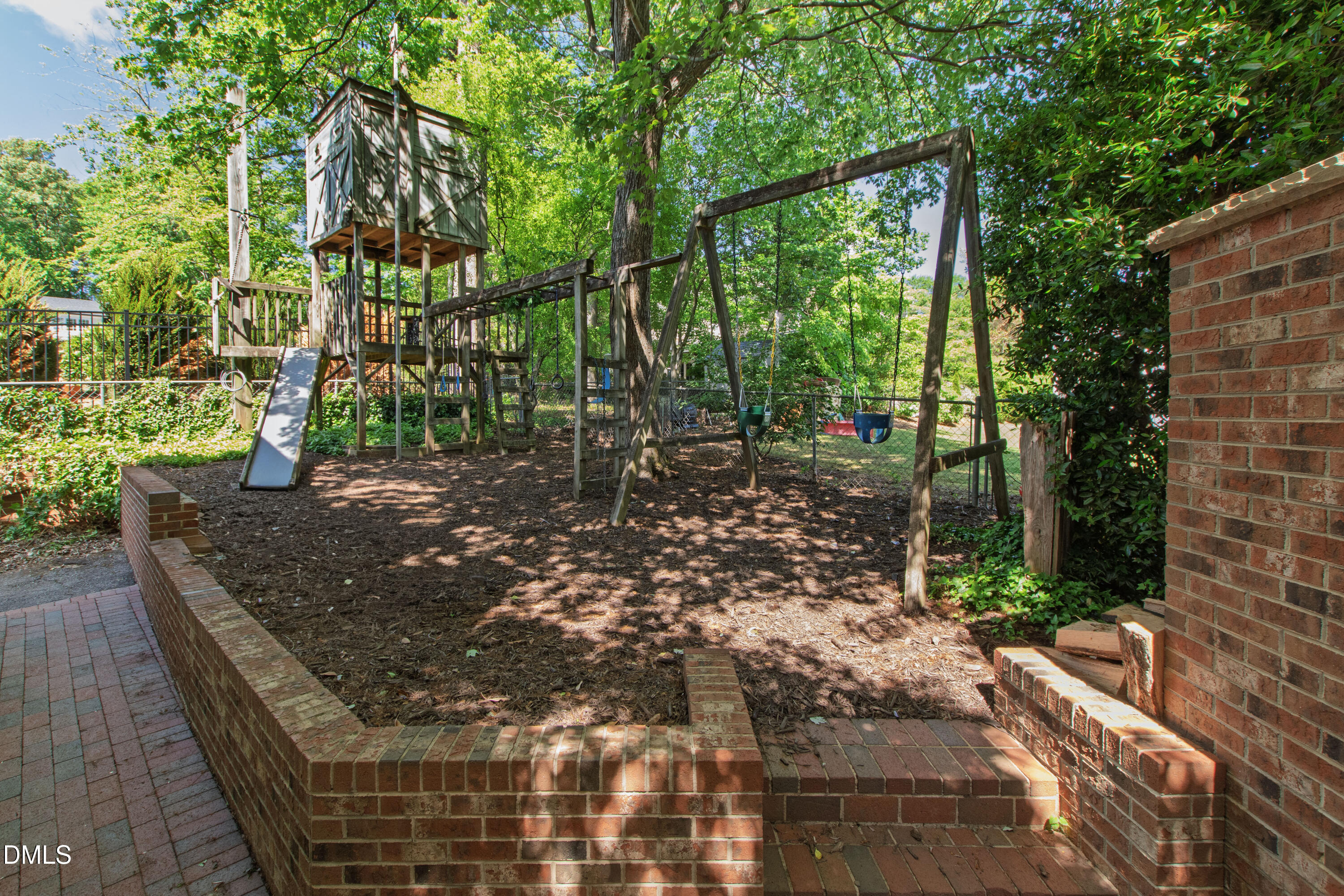main property photo 74