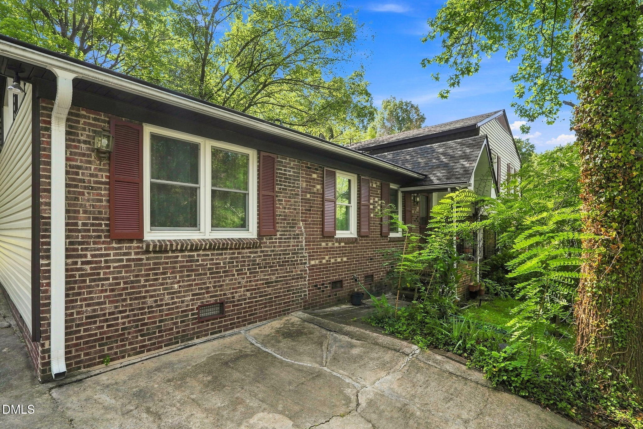 main property photo 51