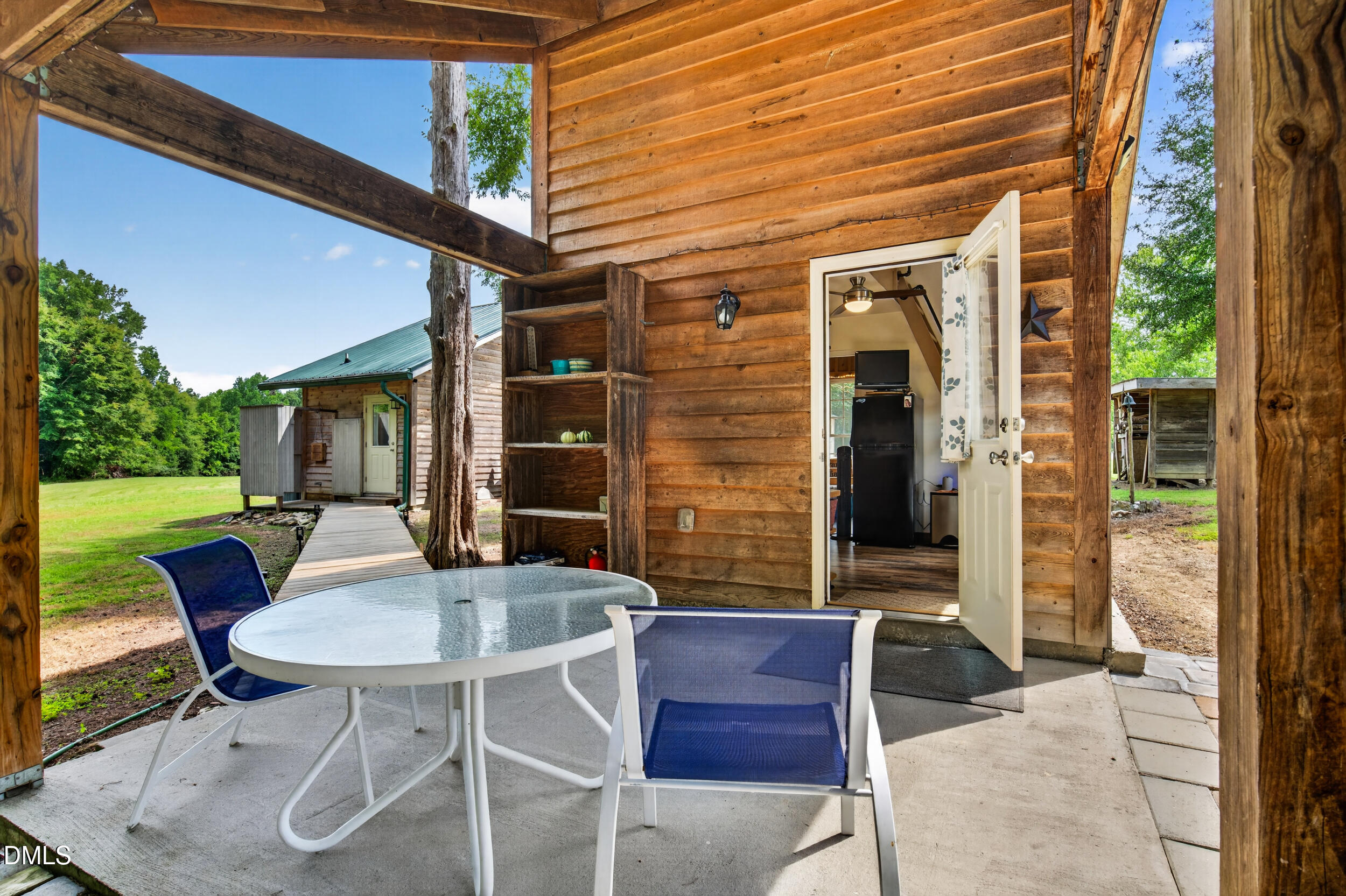 main property photo 28
