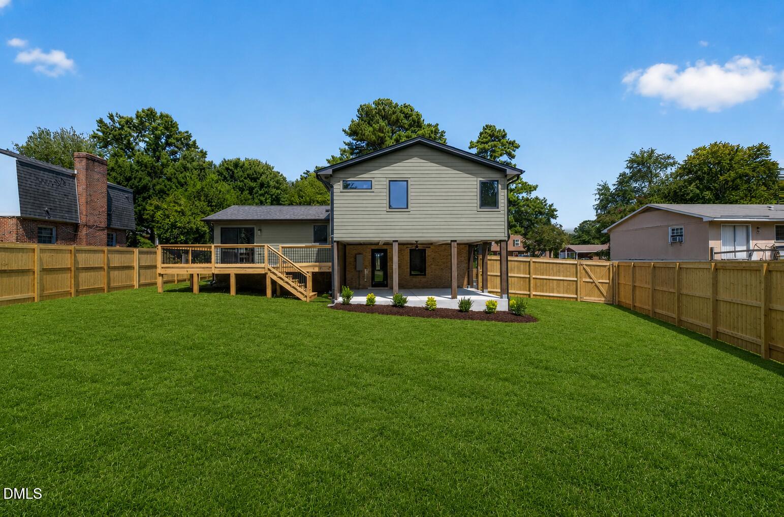 main property photo 40