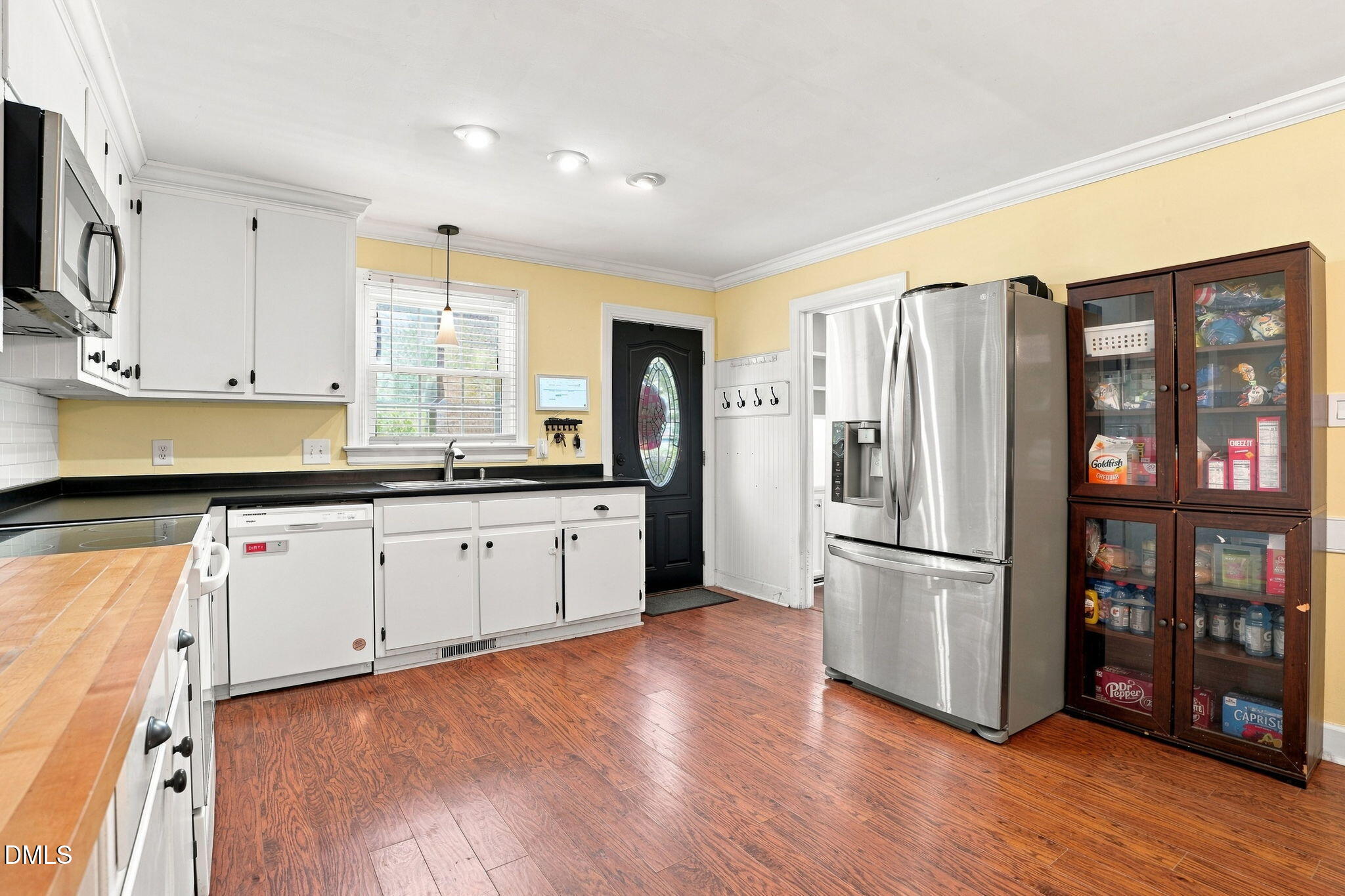 main property photo 10