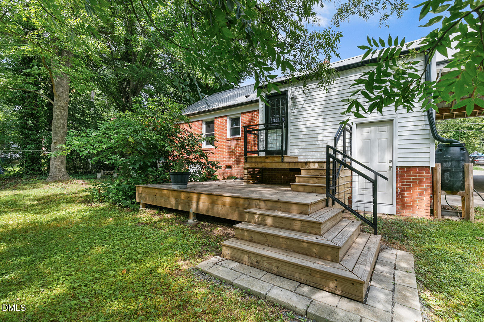 main property photo 29