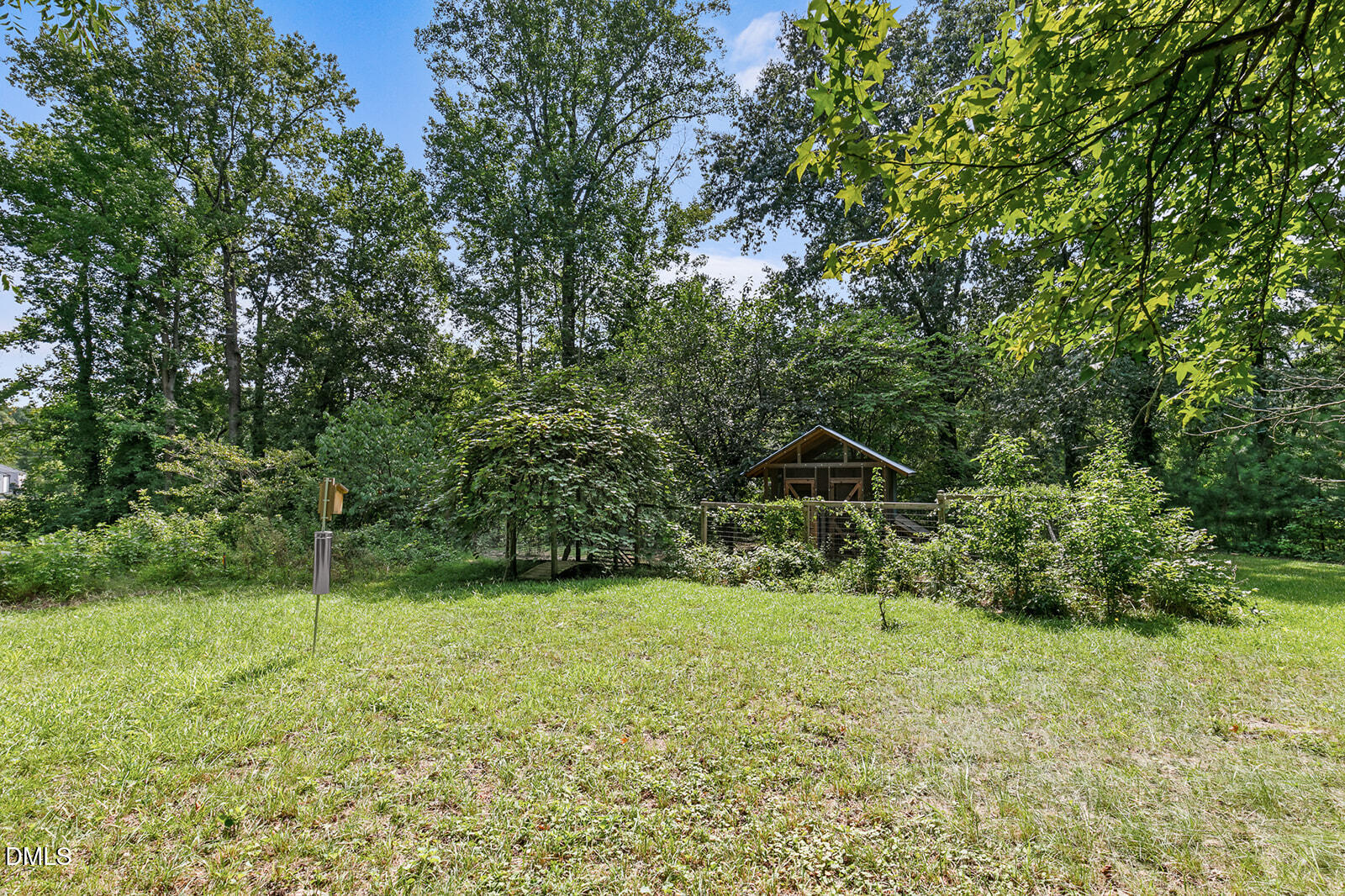 main property photo 33