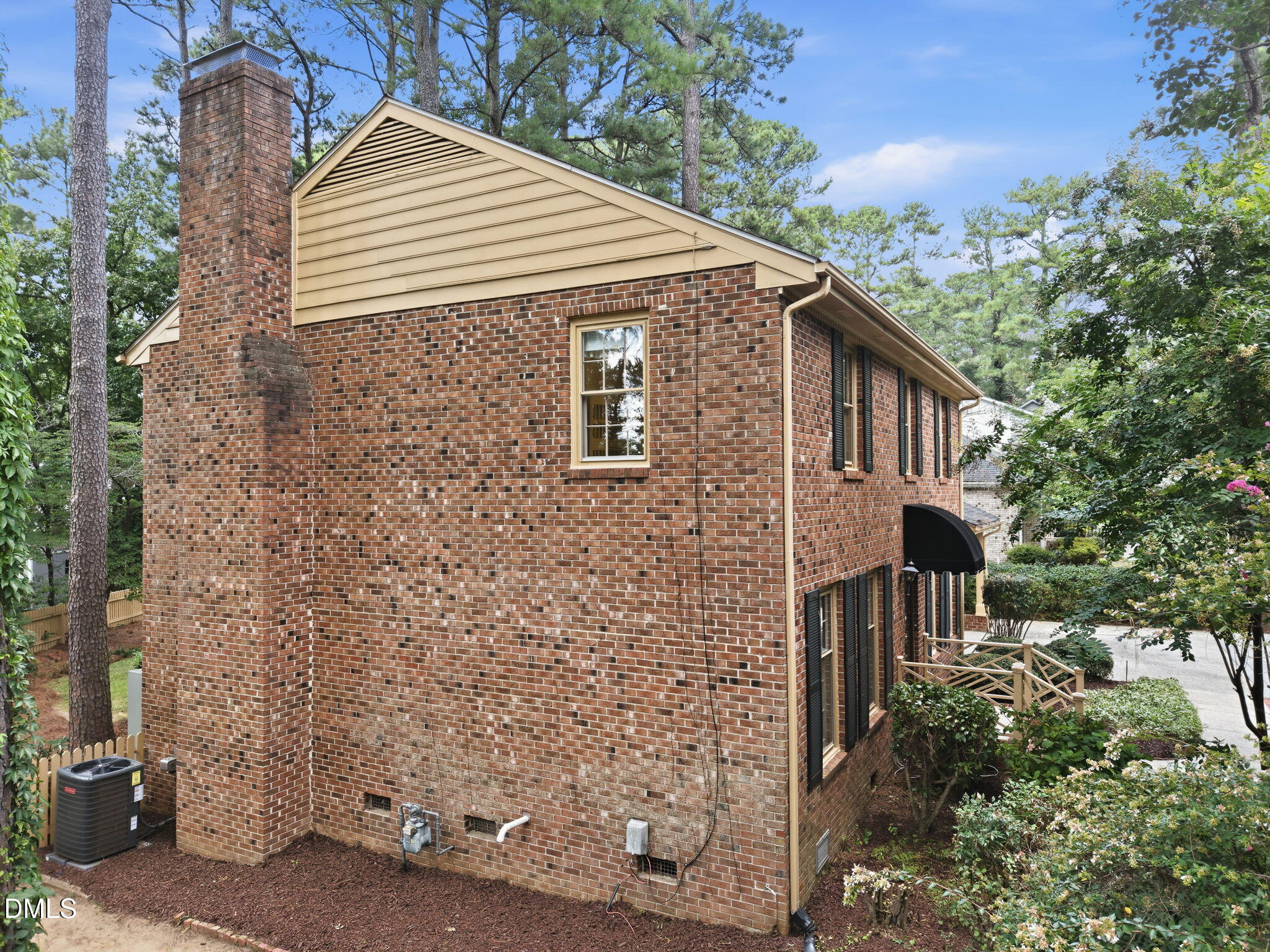 main property photo 8