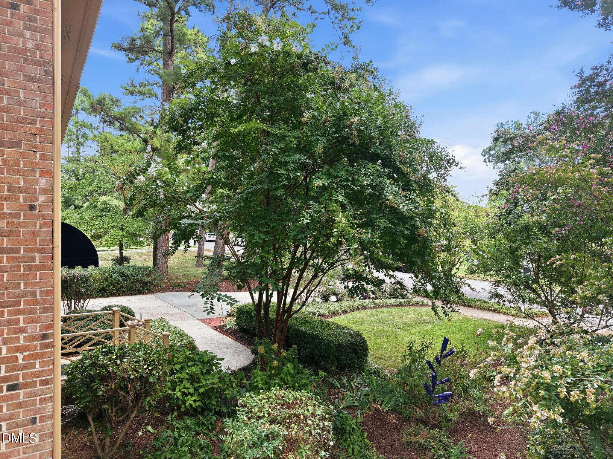 main property photo 9