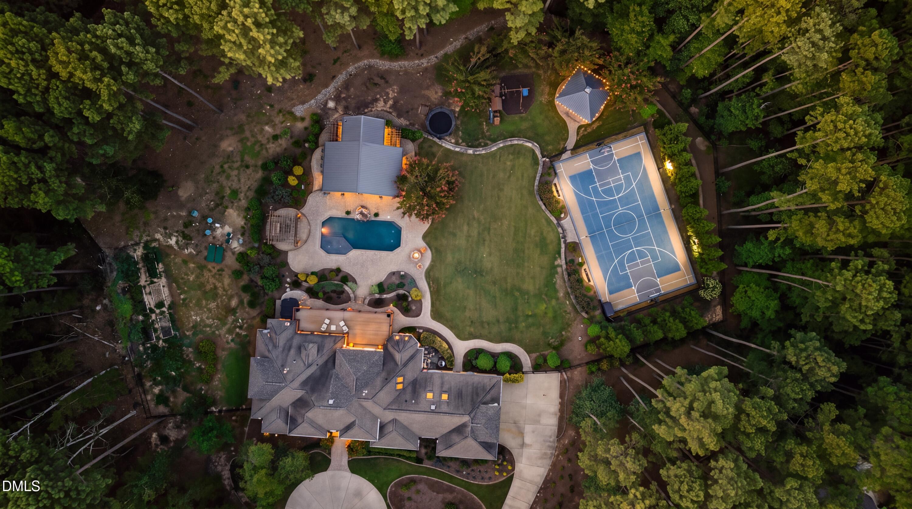 main property photo 12