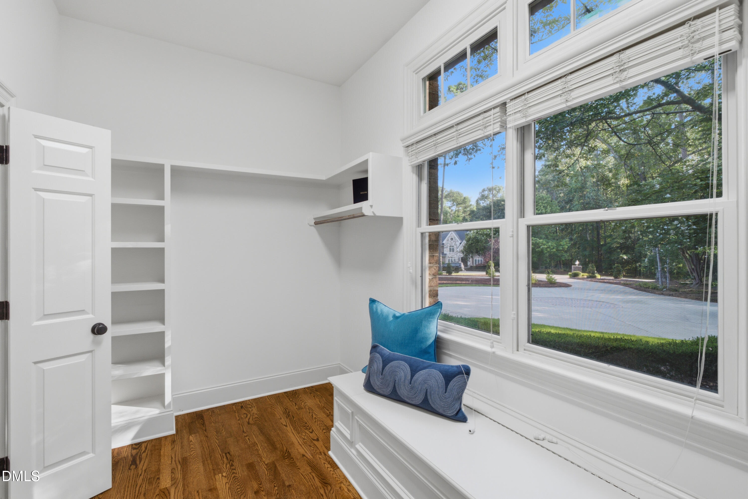 main property photo 31