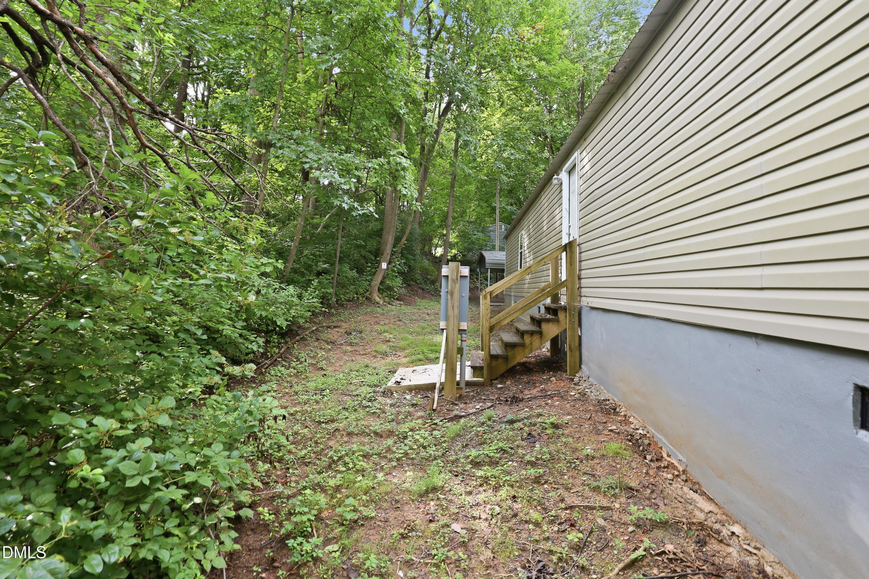 main property photo 28