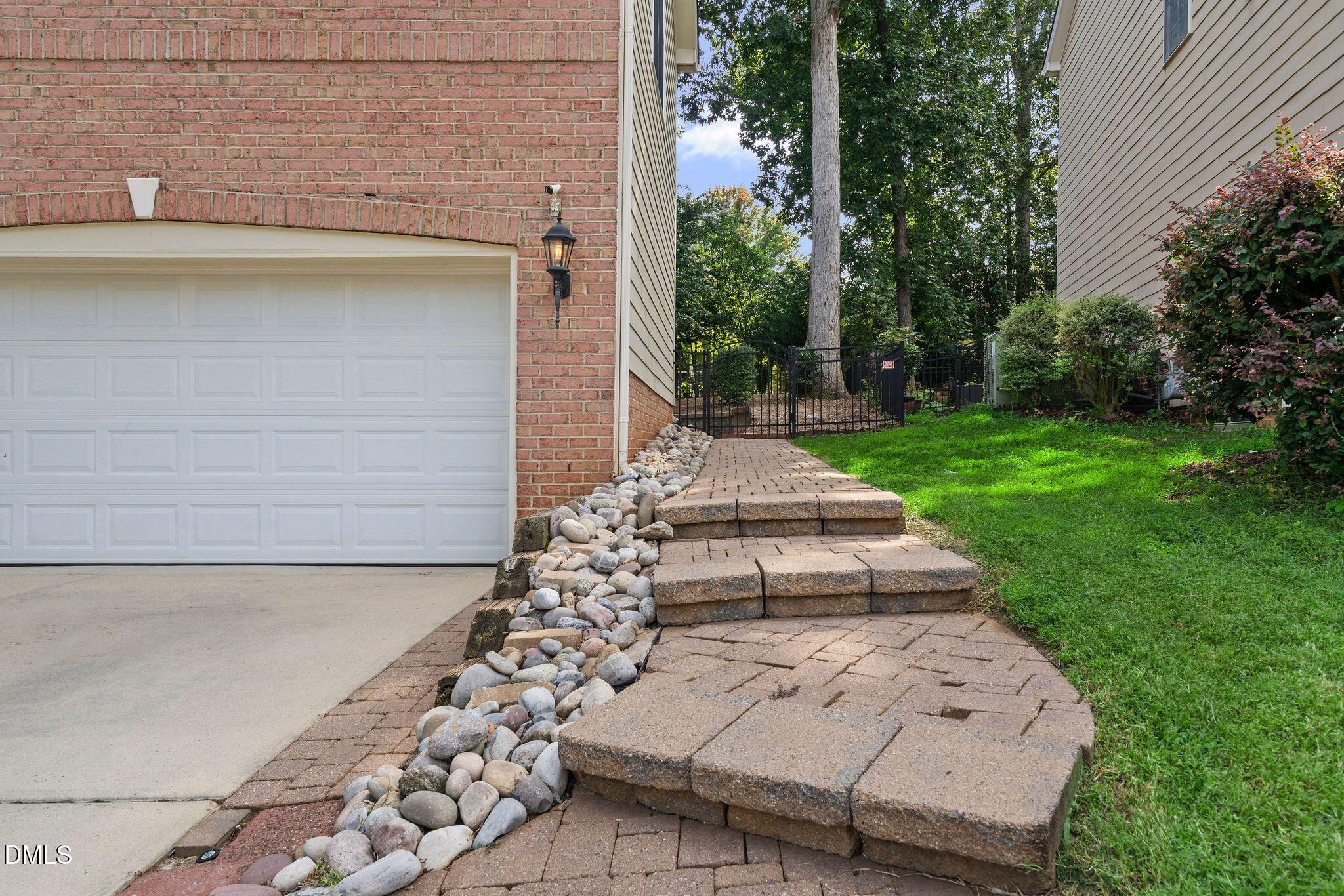 main property photo 75