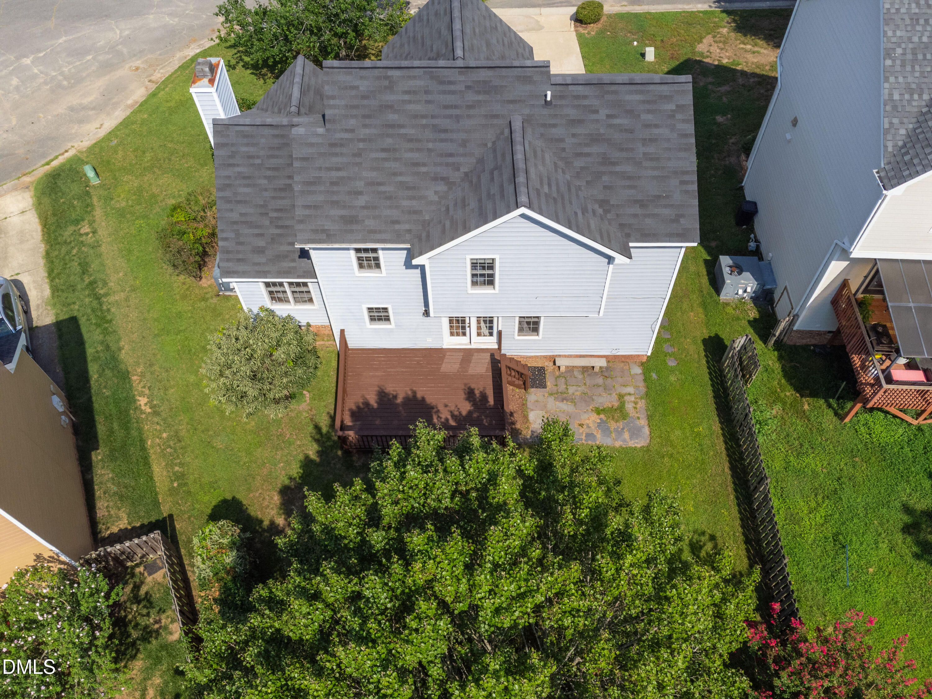 main property photo 32
