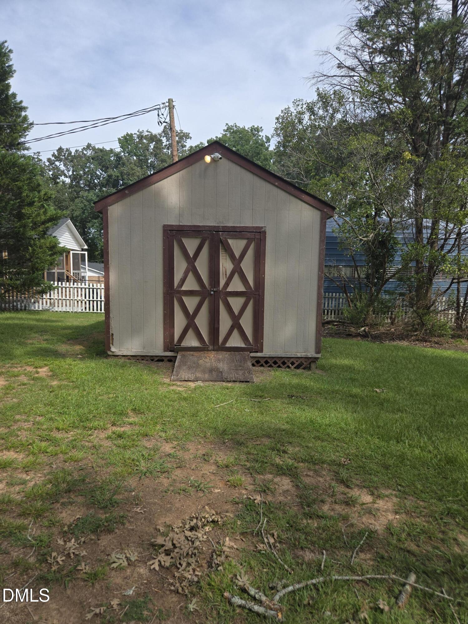 main property photo 34