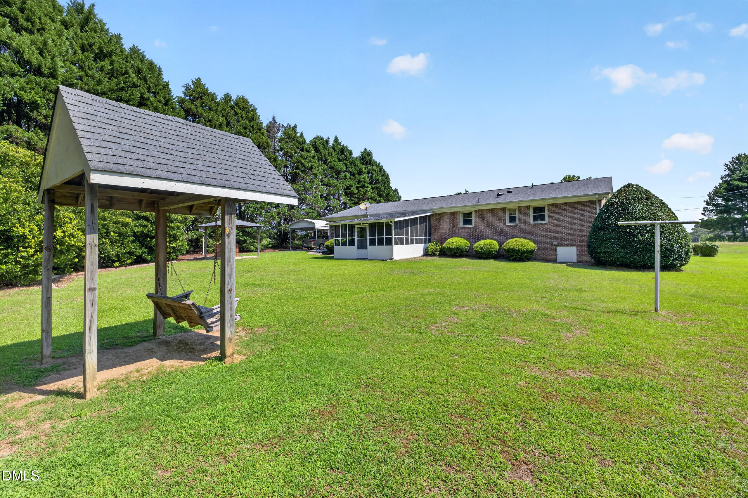 main property photo 10