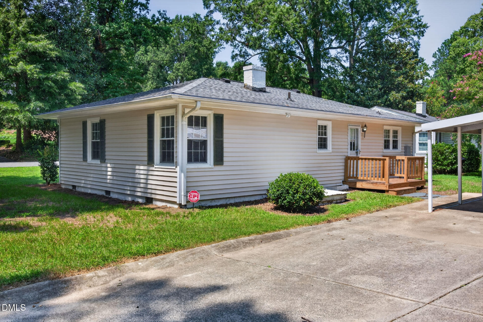 main property photo 19