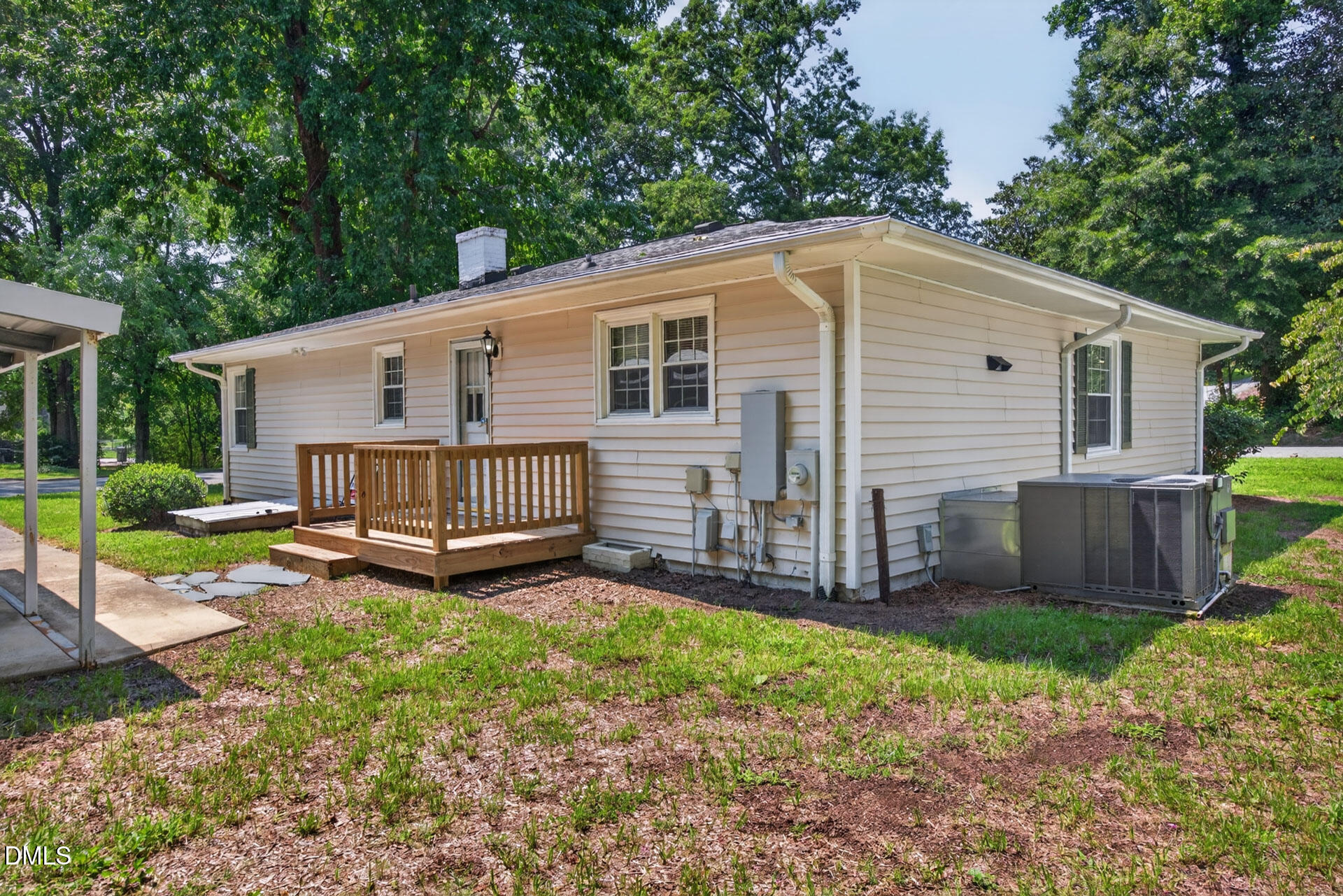 main property photo 23