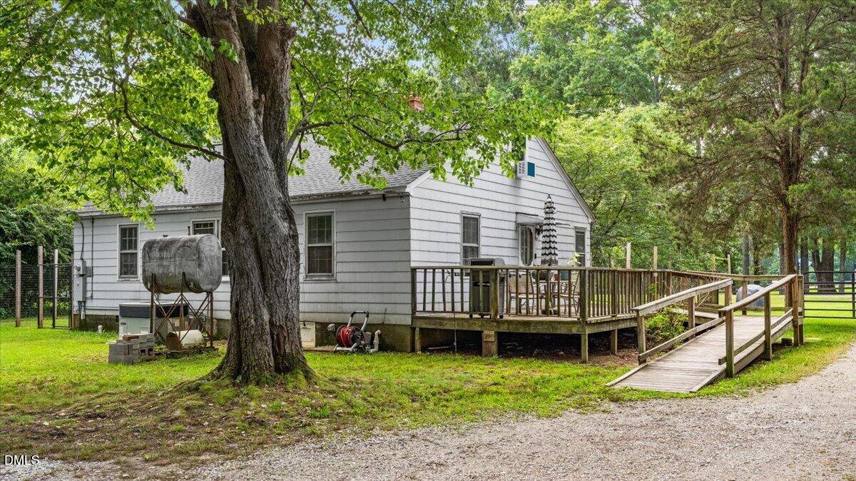 main property photo 28