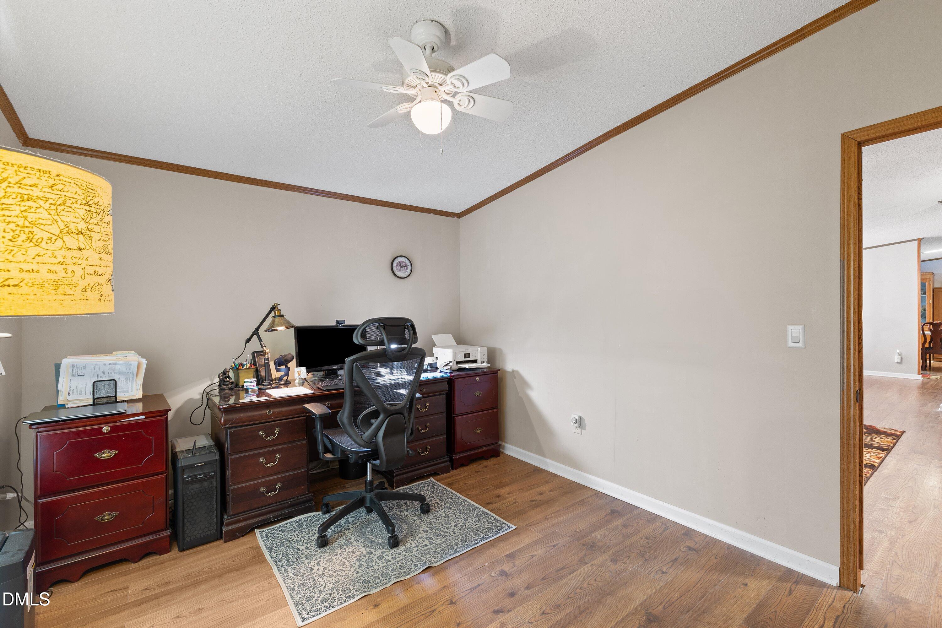 main property photo 25